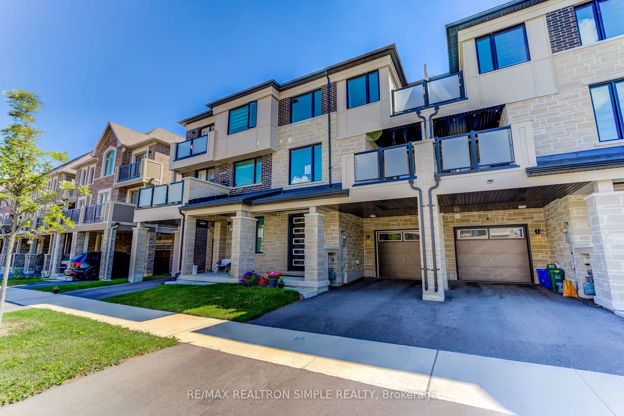35 Thomas Frisby Jr Crescent
