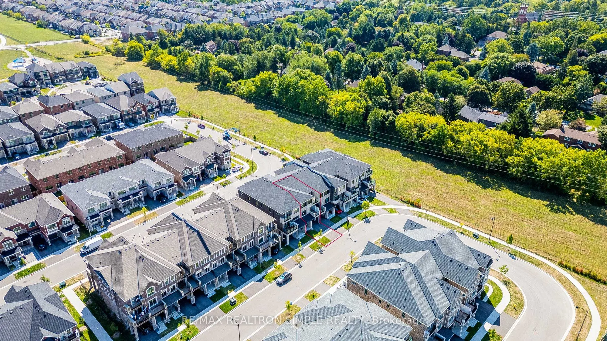 35 Thomas Frisby Jr Crescent
