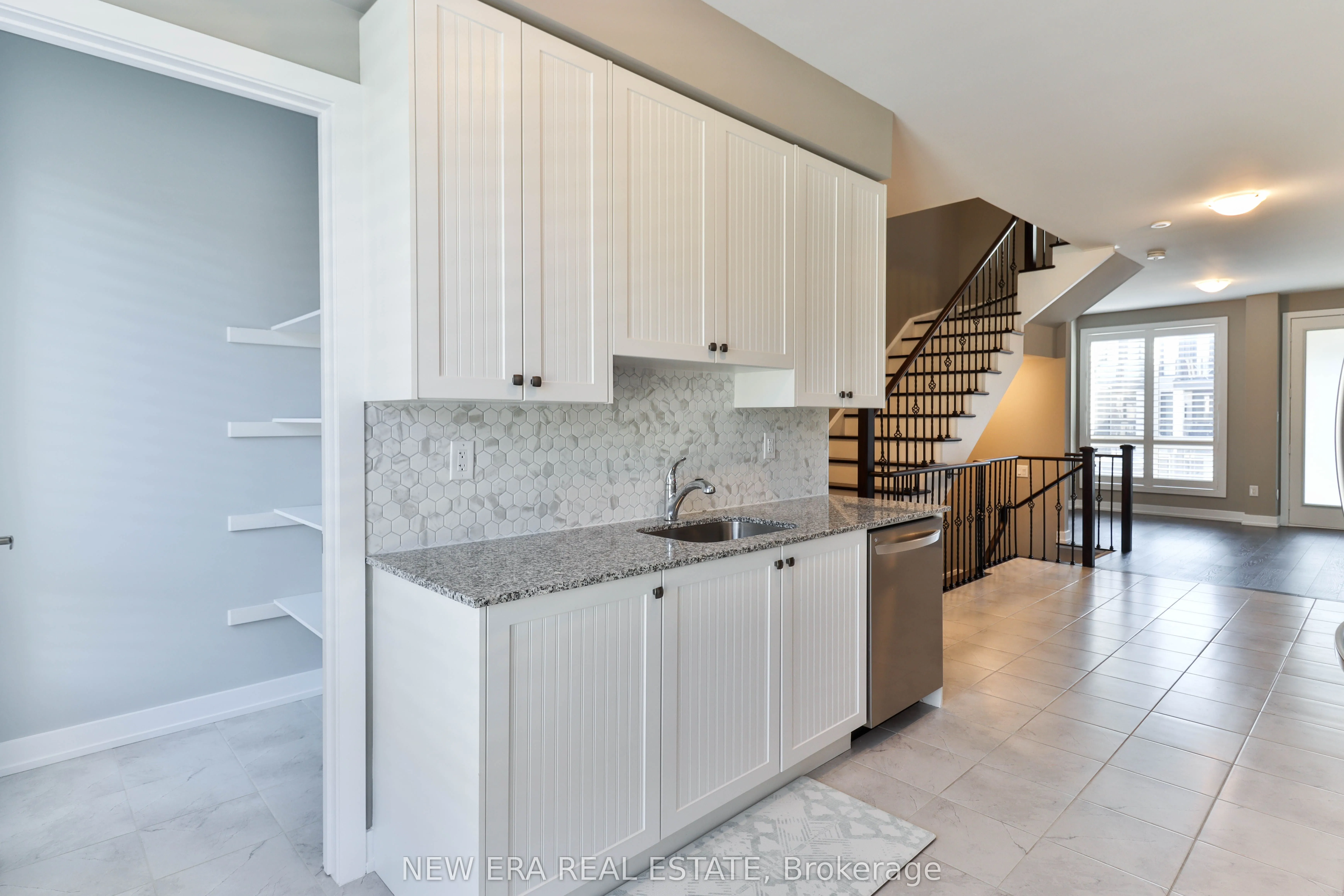 81 Stauffer Crescent