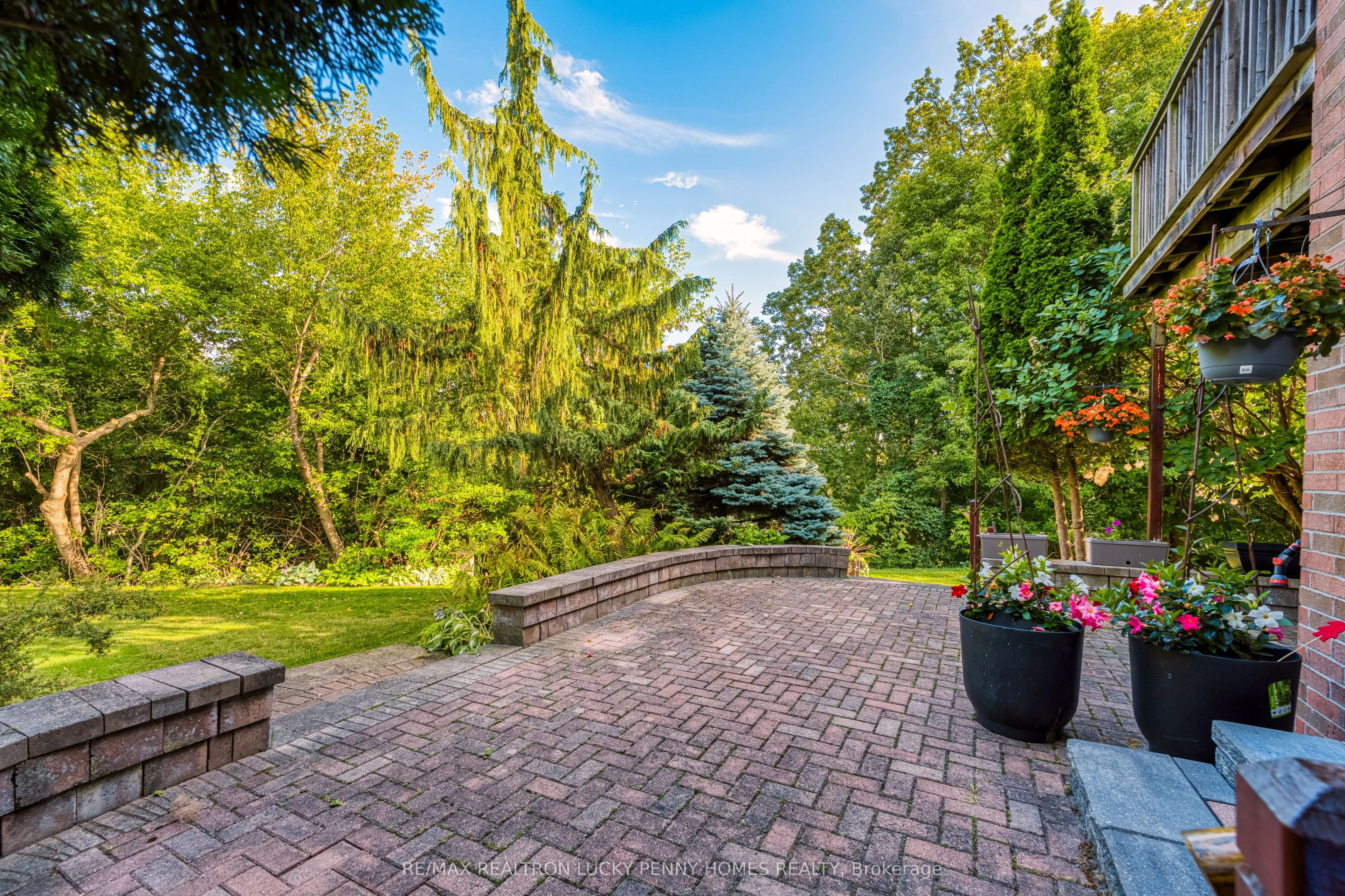 17 McPhillips Avenue