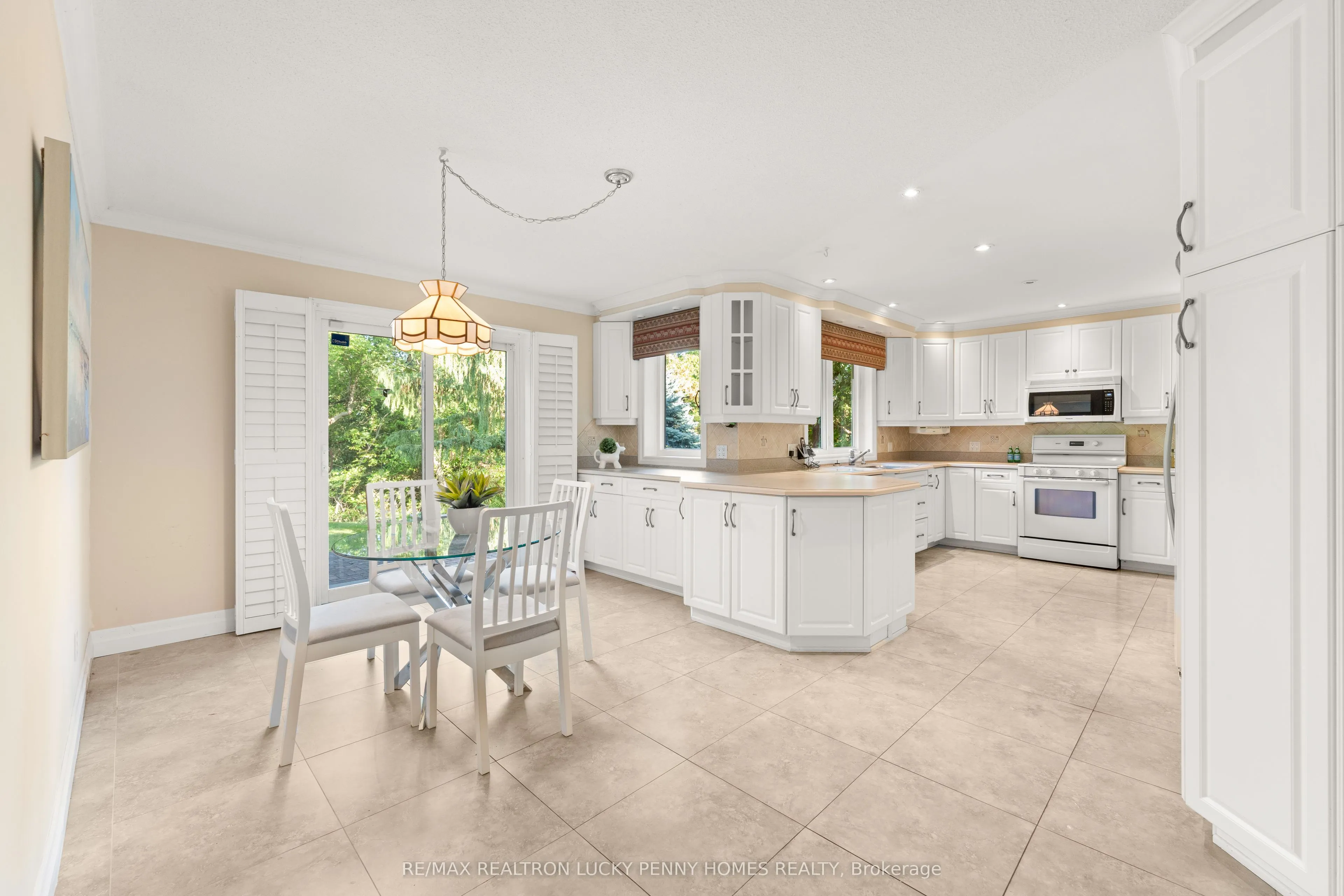 17 McPhillips Avenue