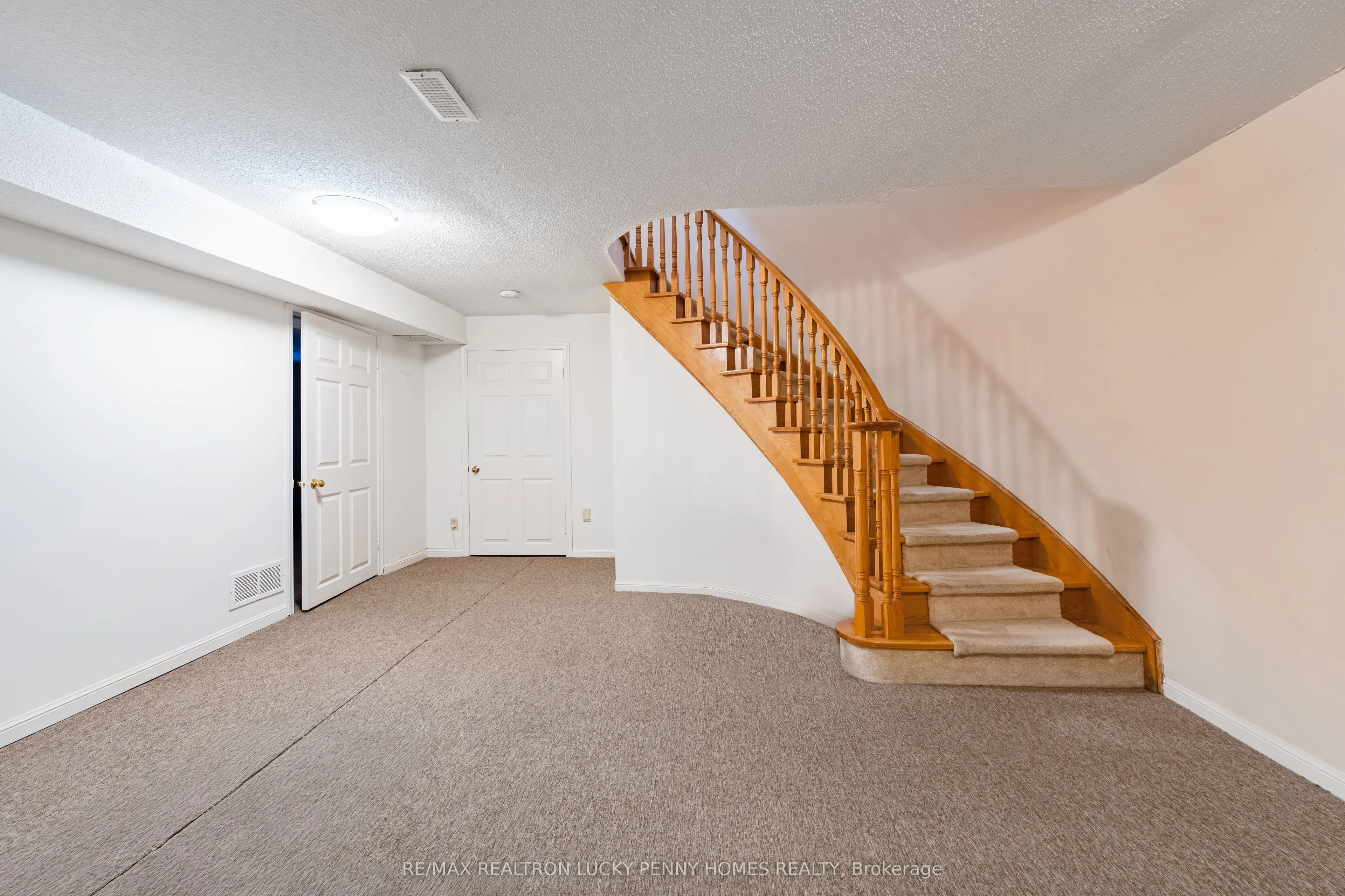 17 McPhillips Avenue