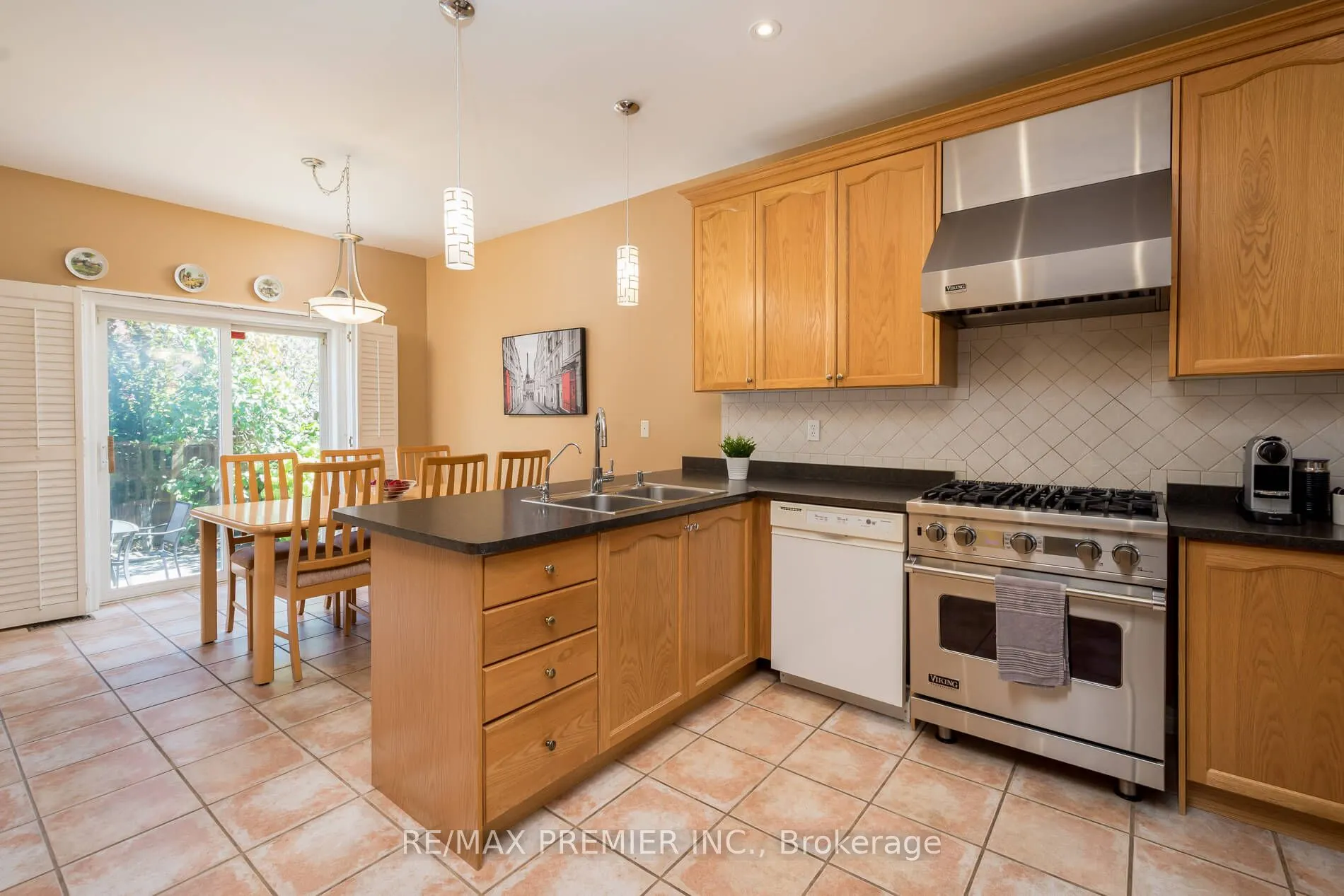 36 Toulon Crescent