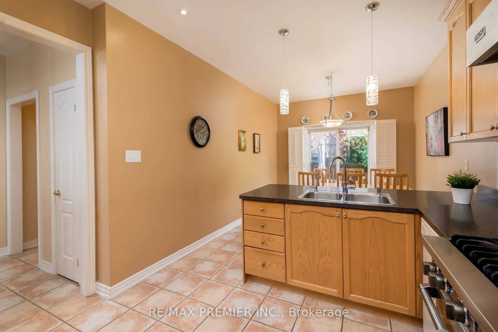 36 Toulon Crescent
