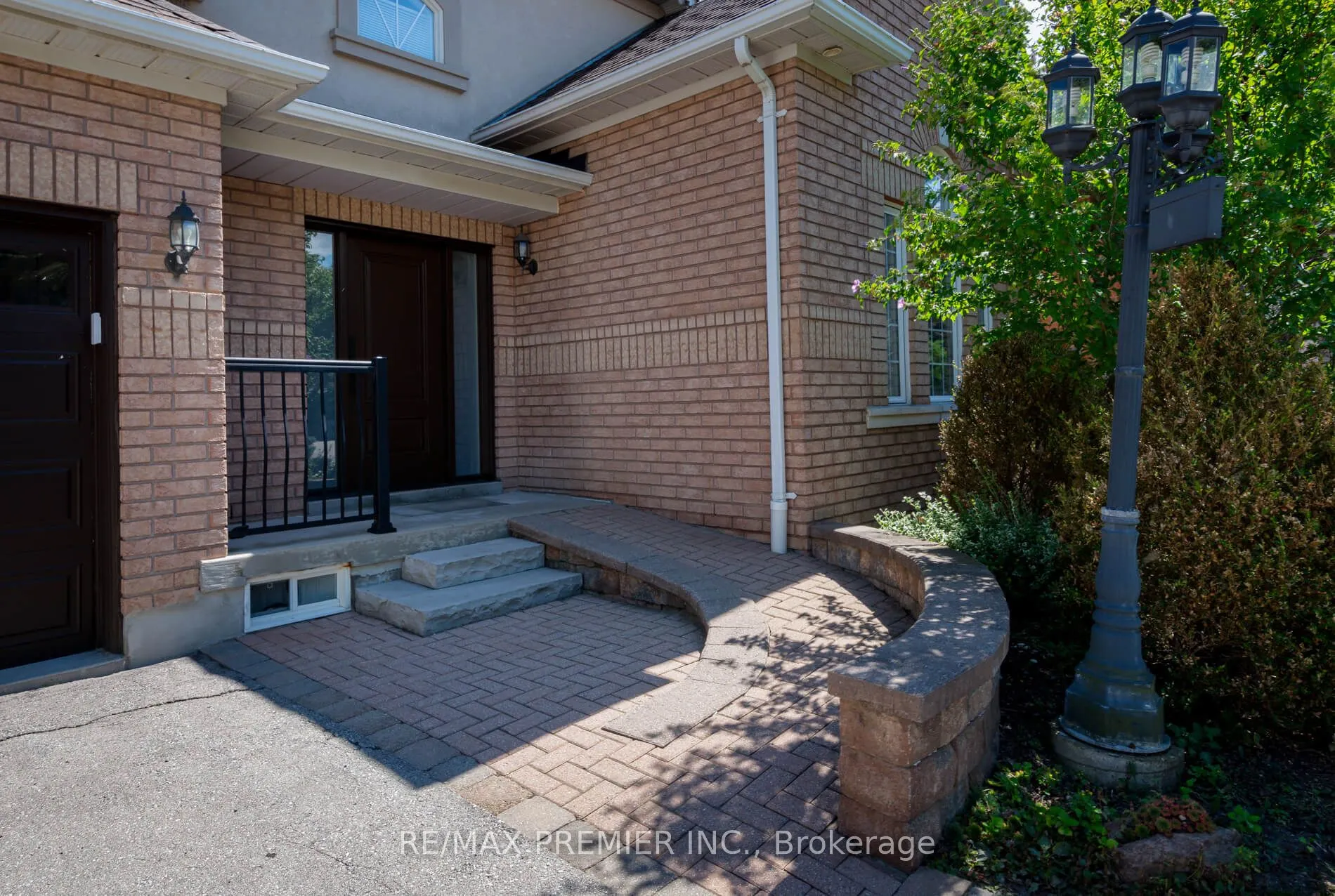36 Toulon Crescent