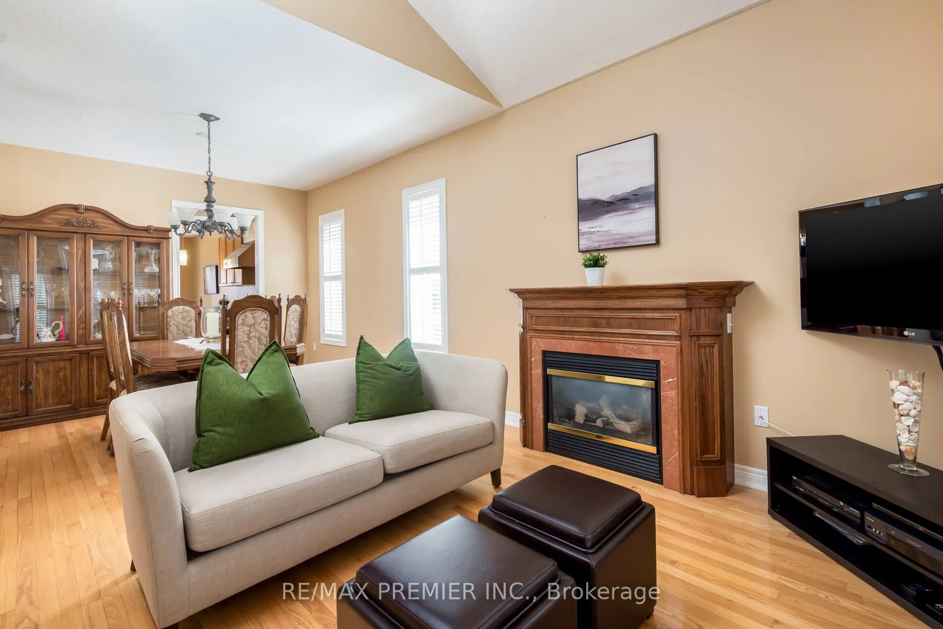 36 Toulon Crescent