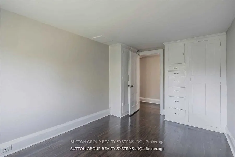 13284 Bathurst Street