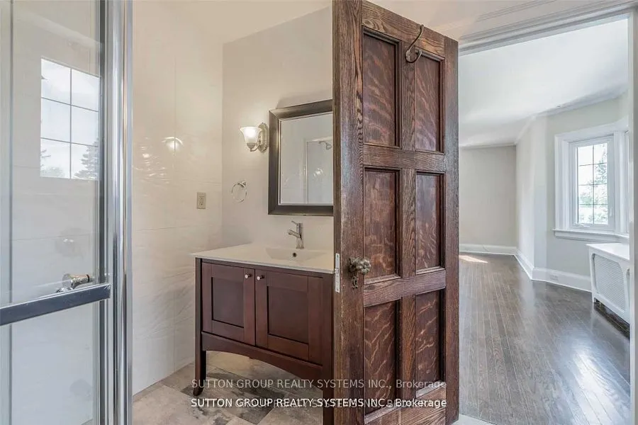 13284 Bathurst Street