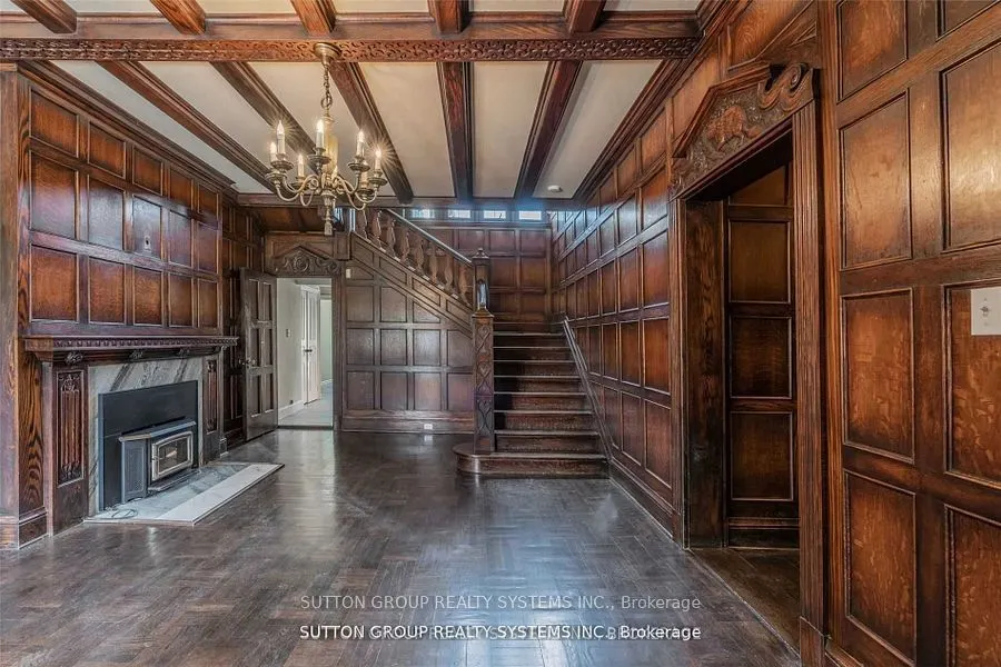 13284 Bathurst Street