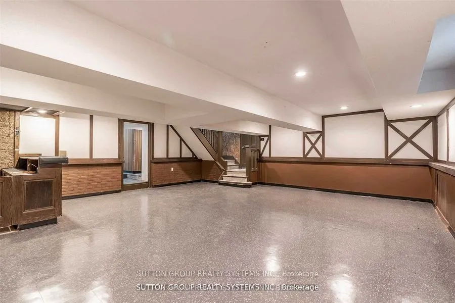 13284 Bathurst Street