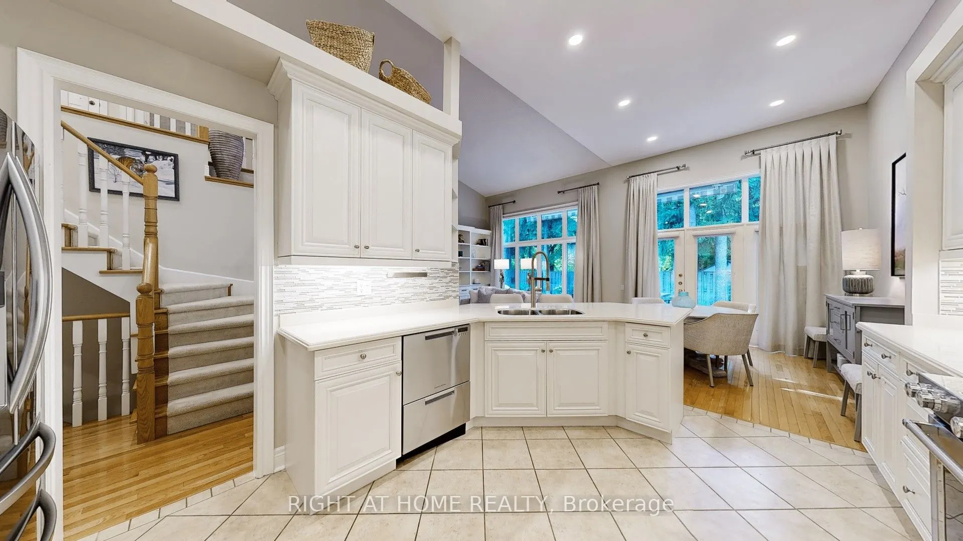9 Arlington Way, #13