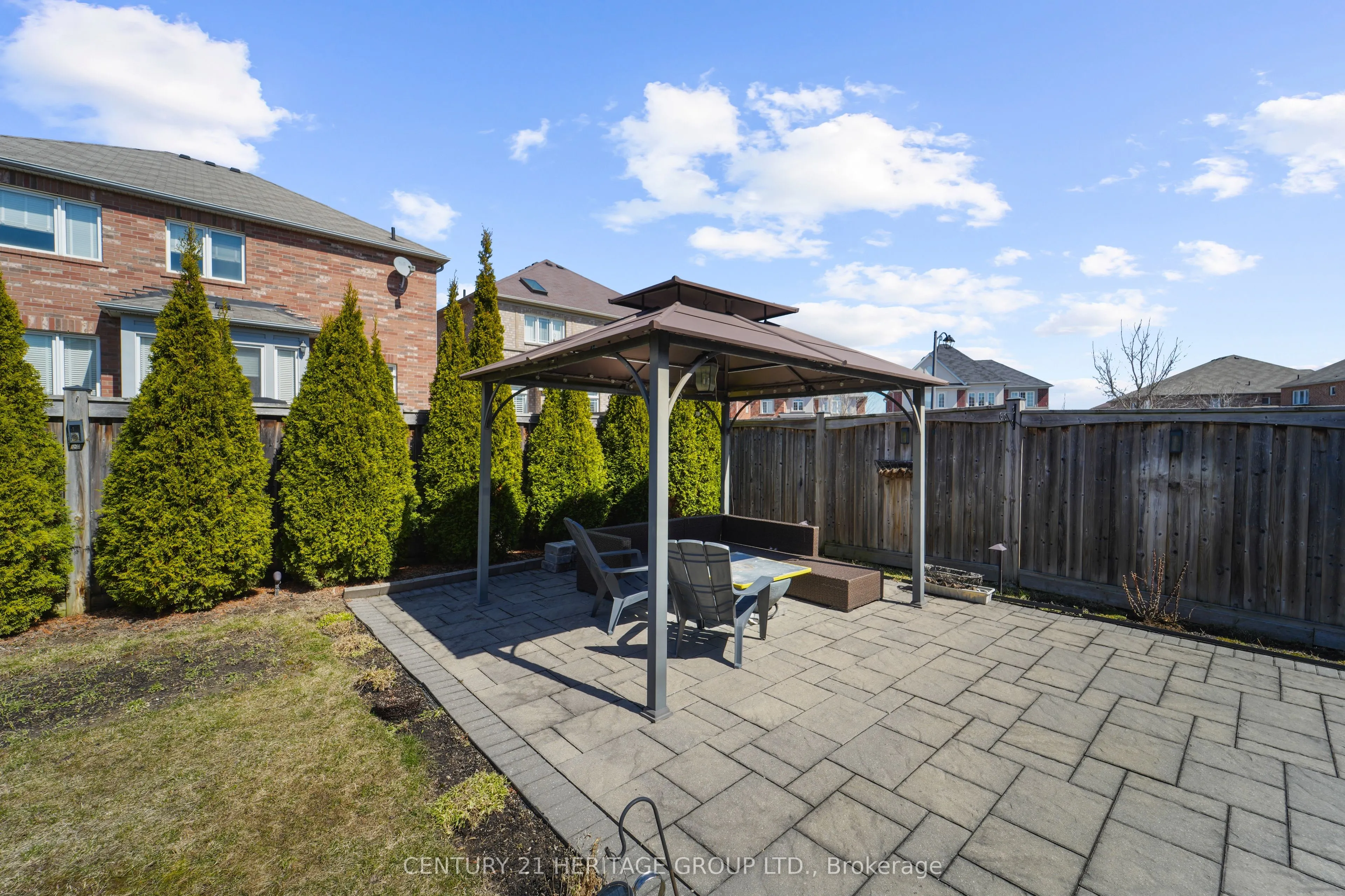 32 Amberwing Landing