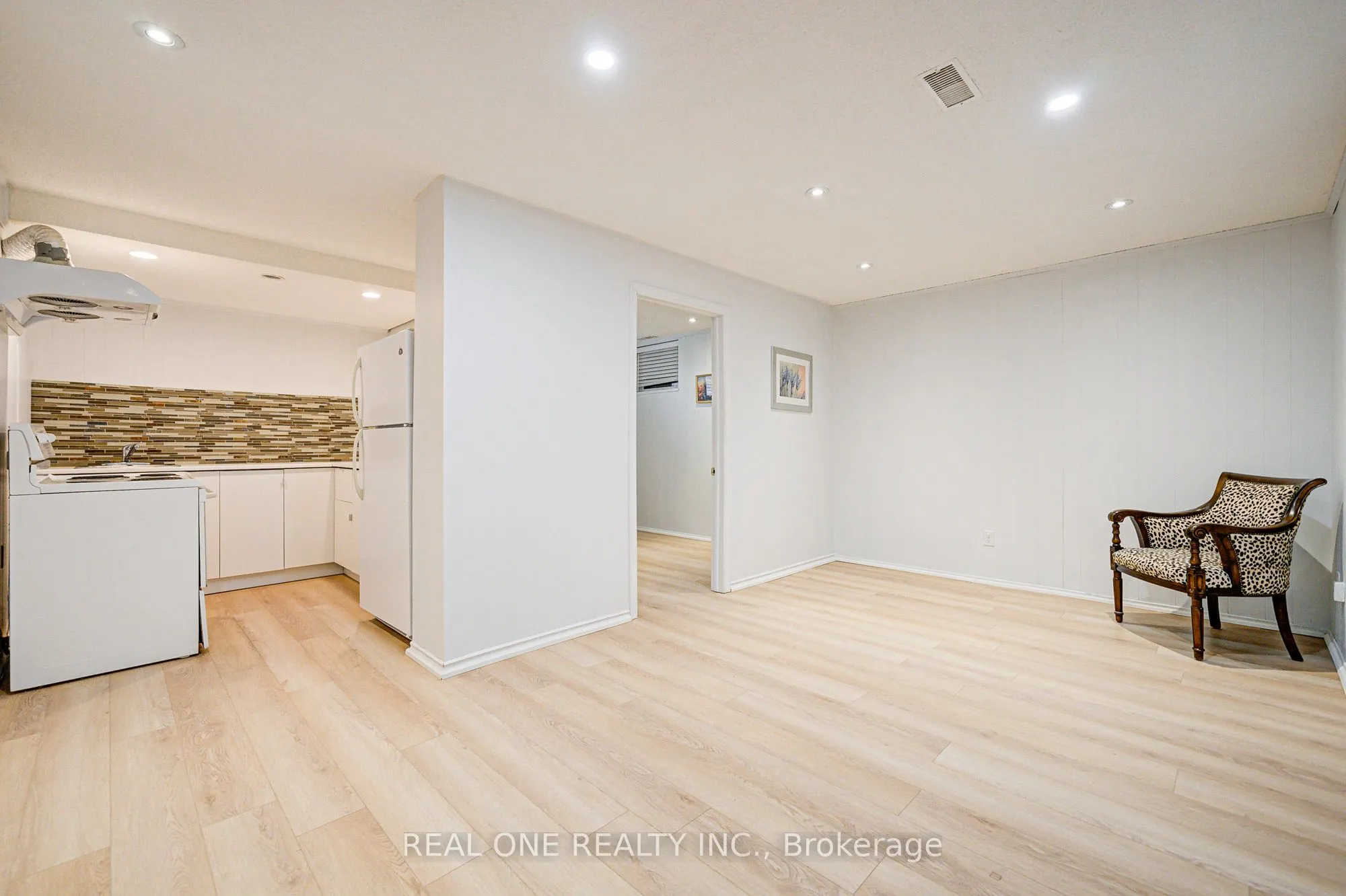 68 Laverock Avenue