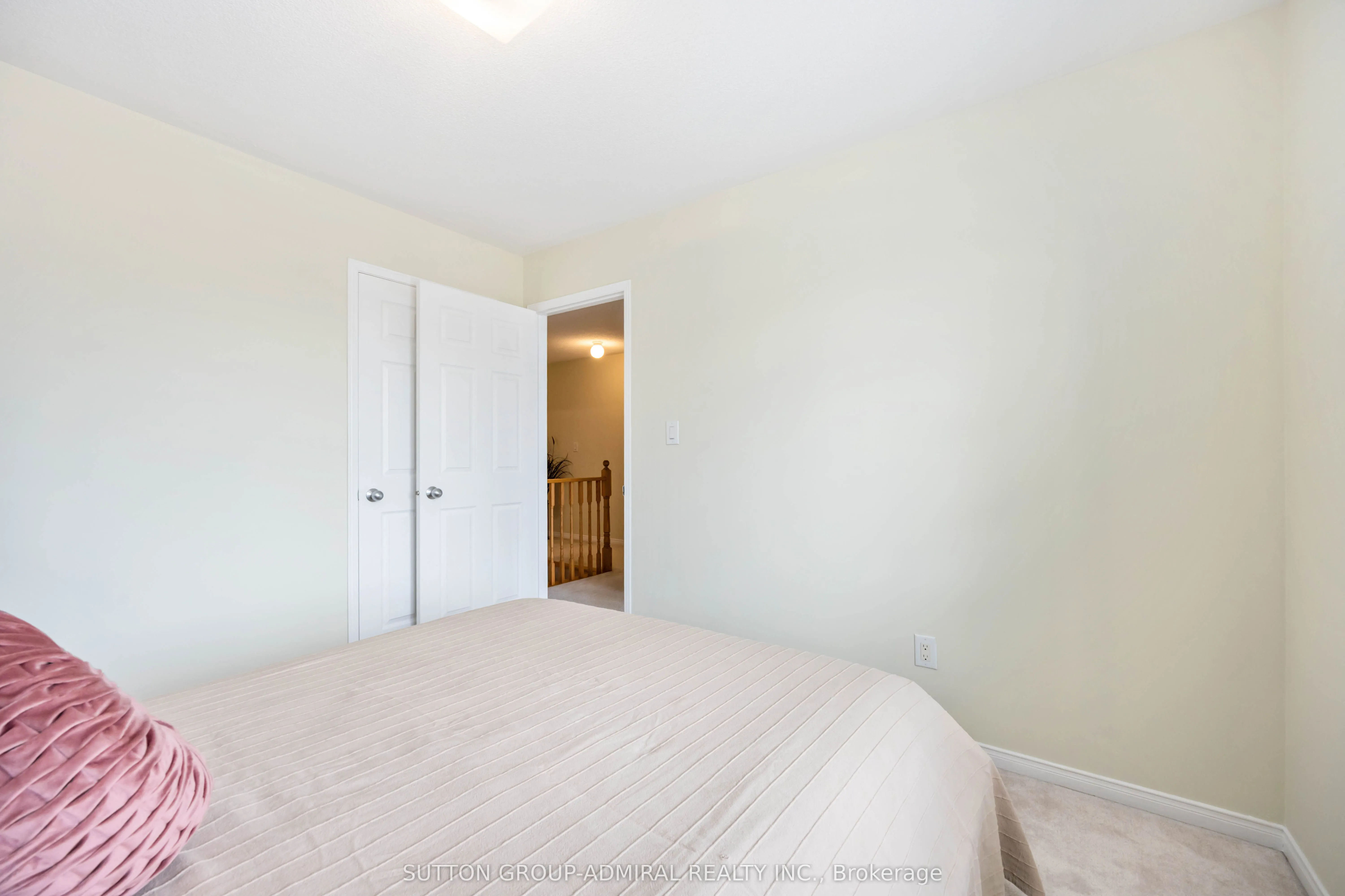 135 Armstrong Crescent