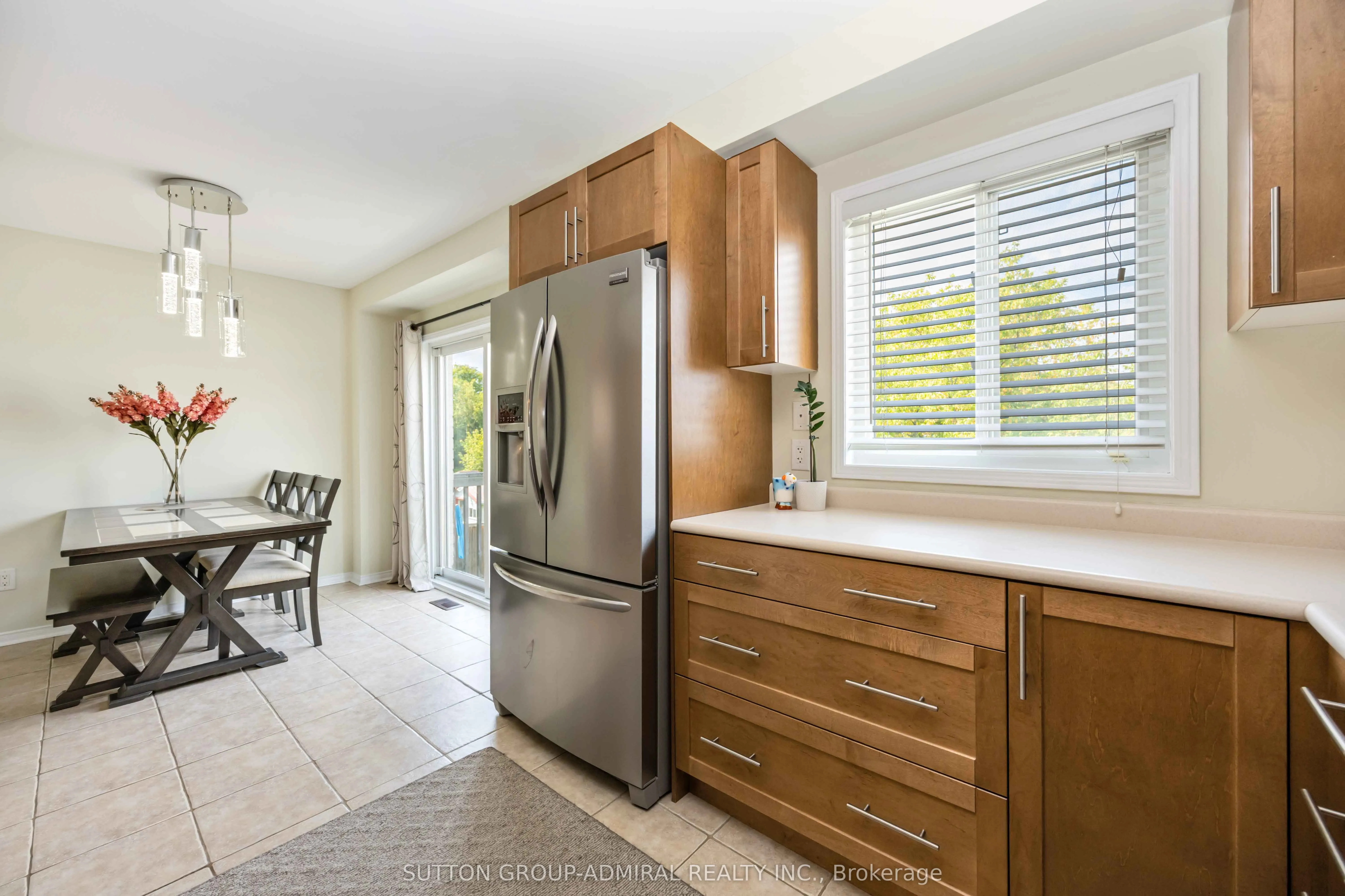 135 Armstrong Crescent