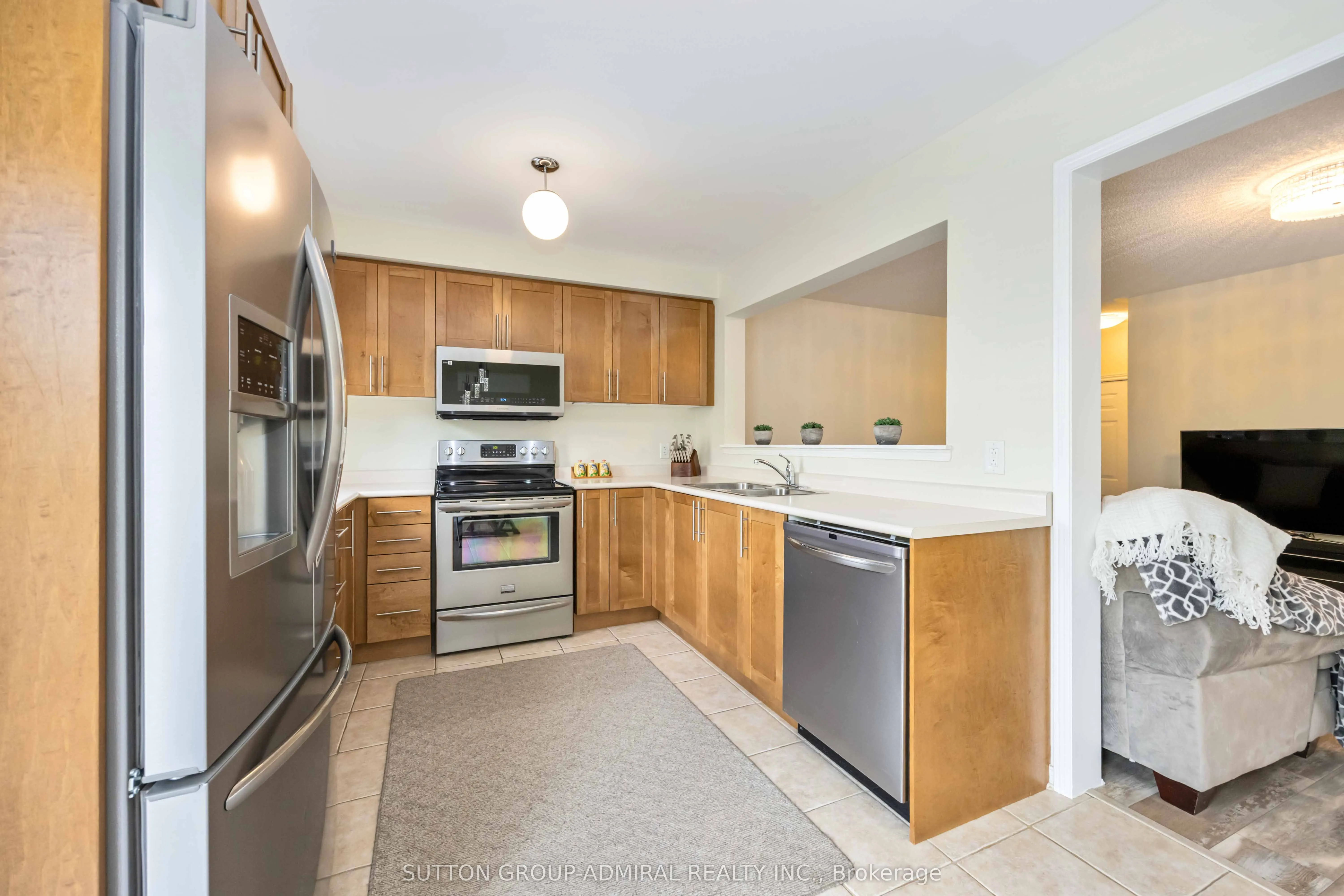 135 Armstrong Crescent