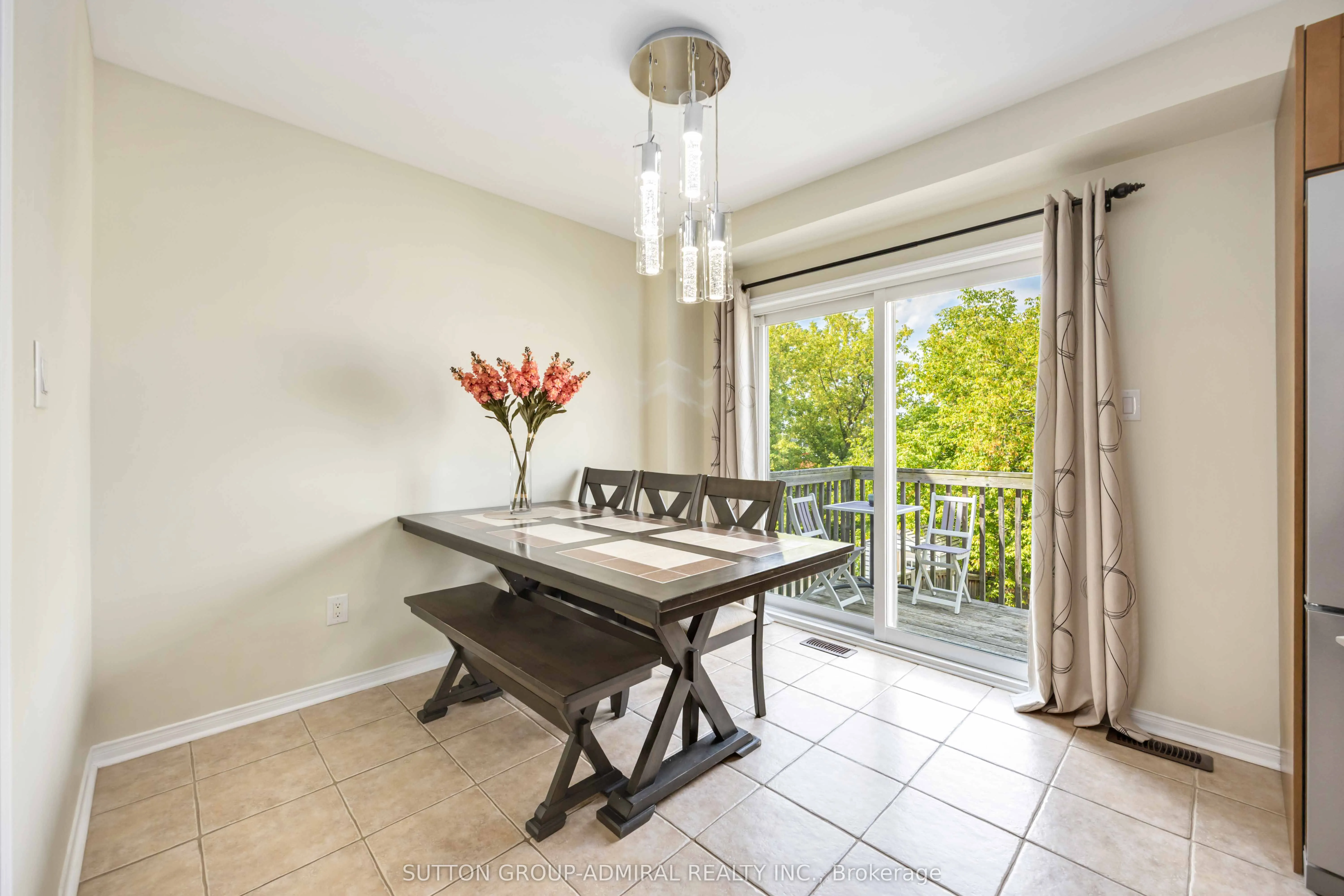 135 Armstrong Crescent