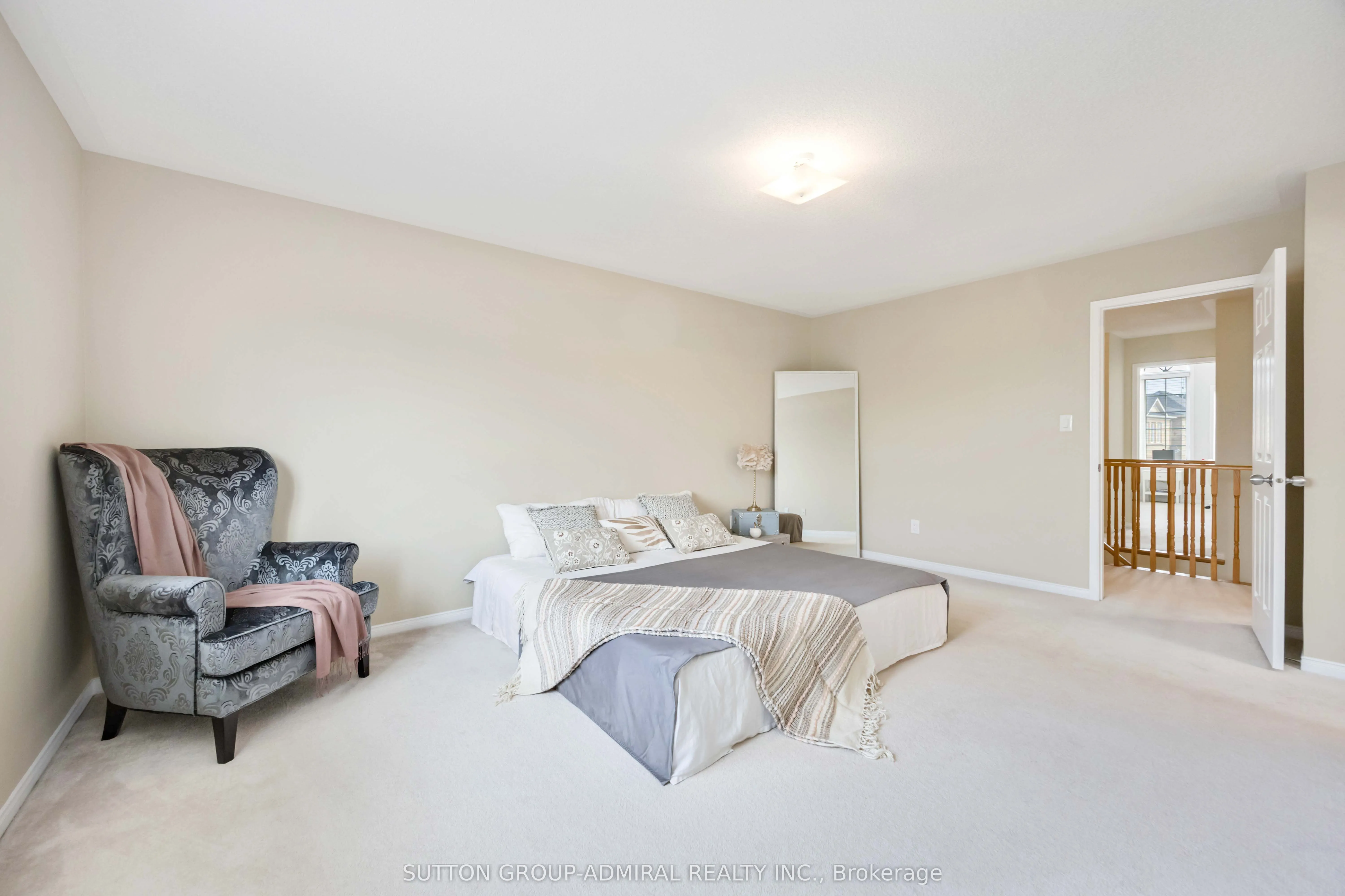 135 Armstrong Crescent