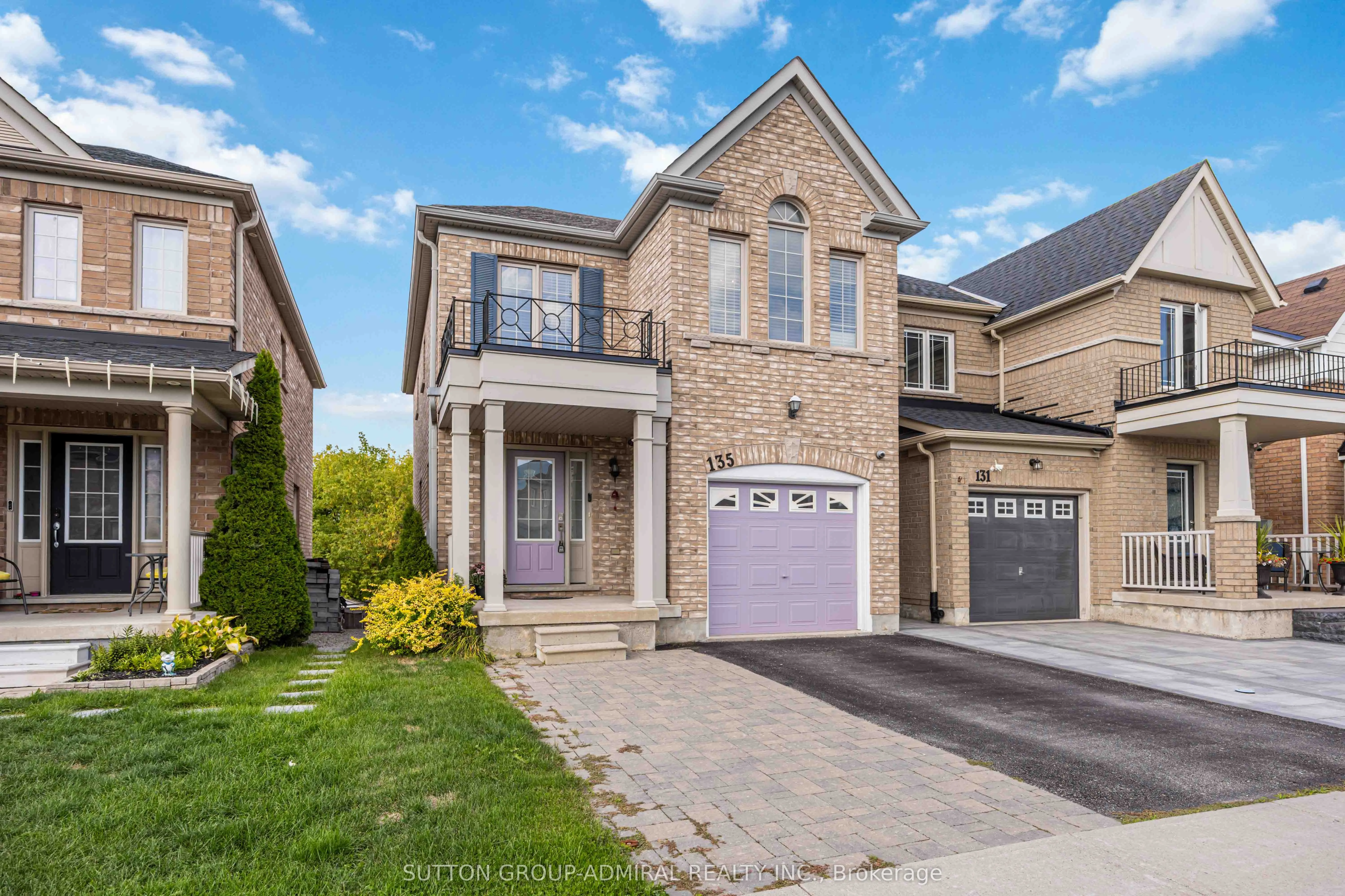 135 Armstrong Crescent