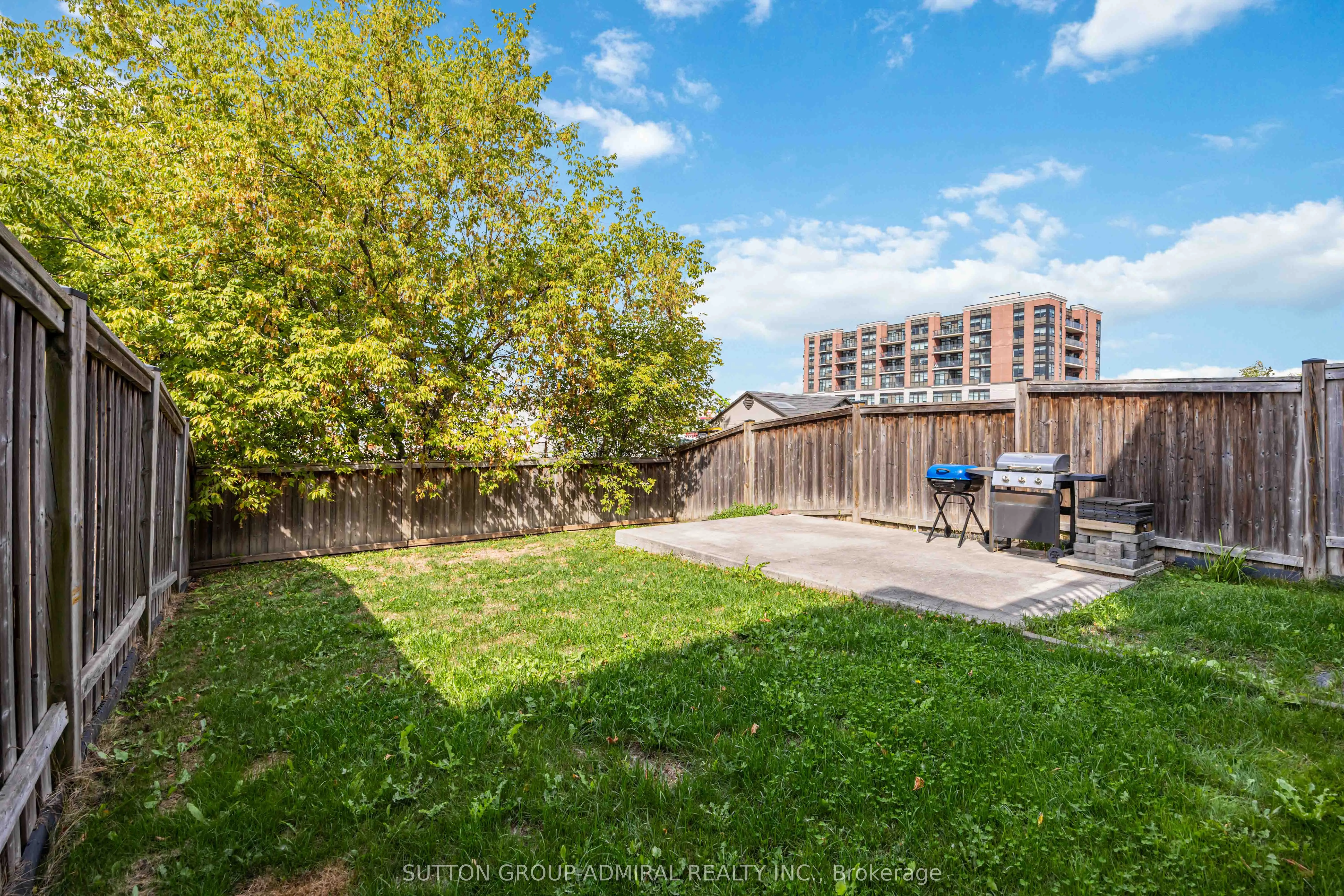 135 Armstrong Crescent