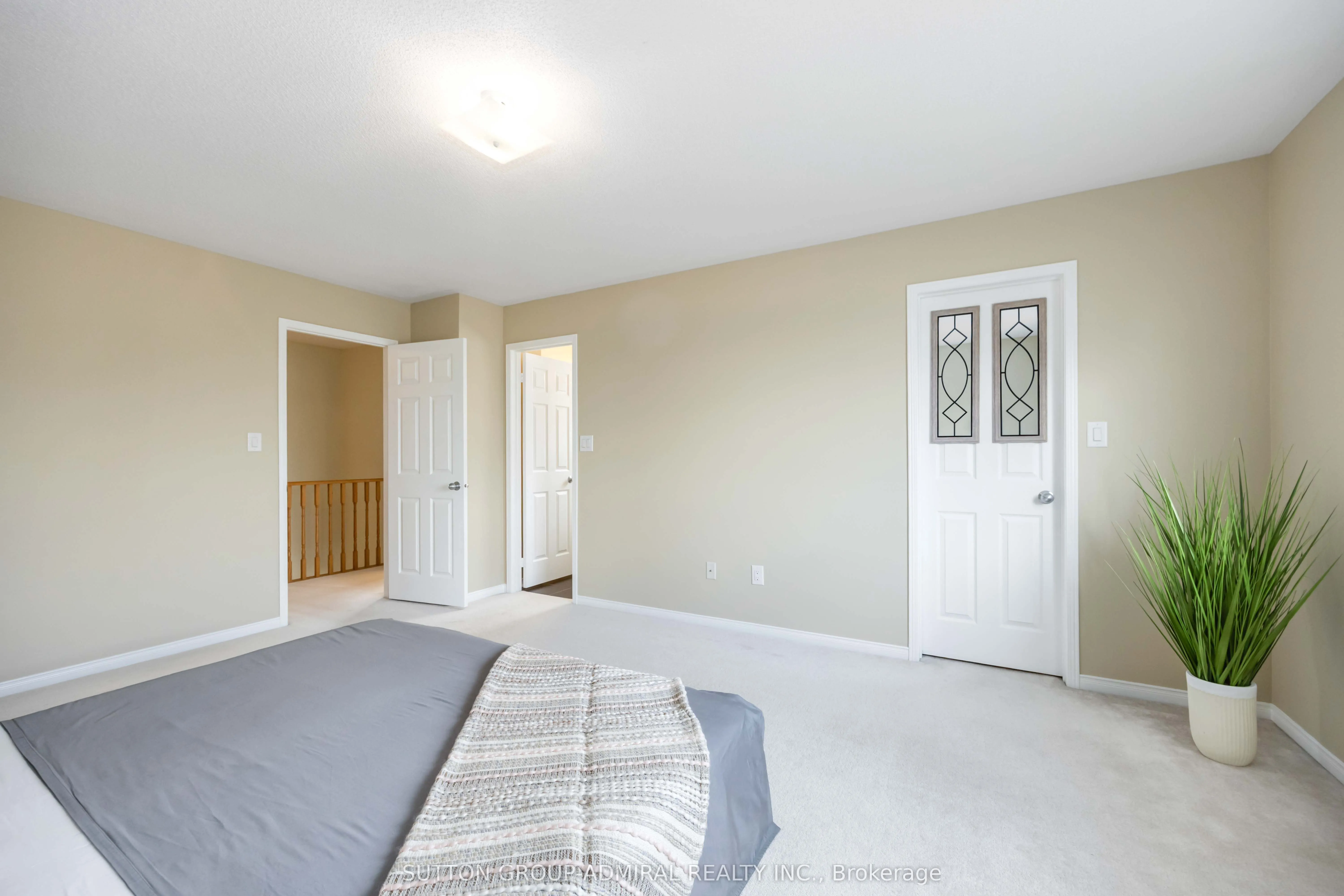 135 Armstrong Crescent