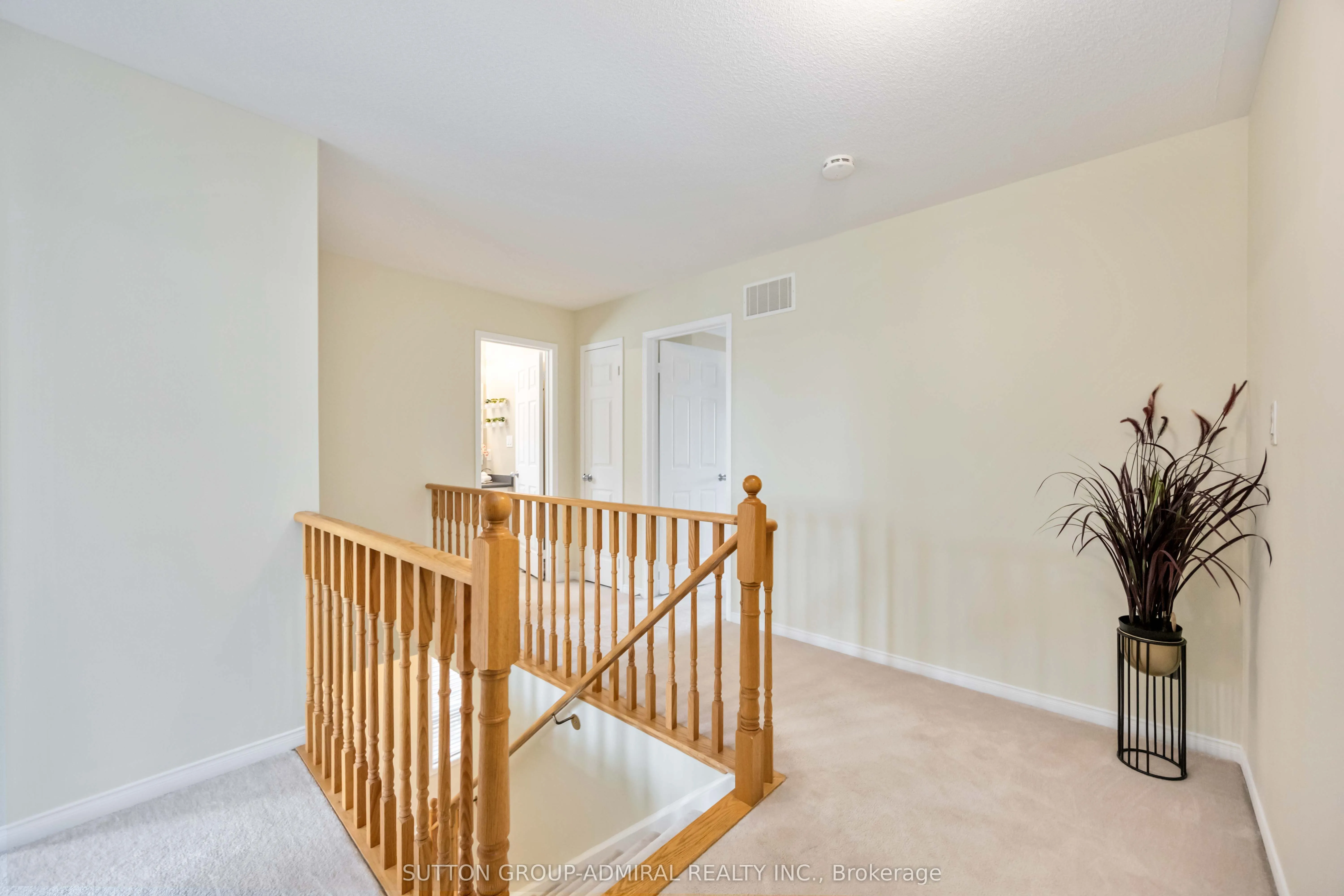 135 Armstrong Crescent