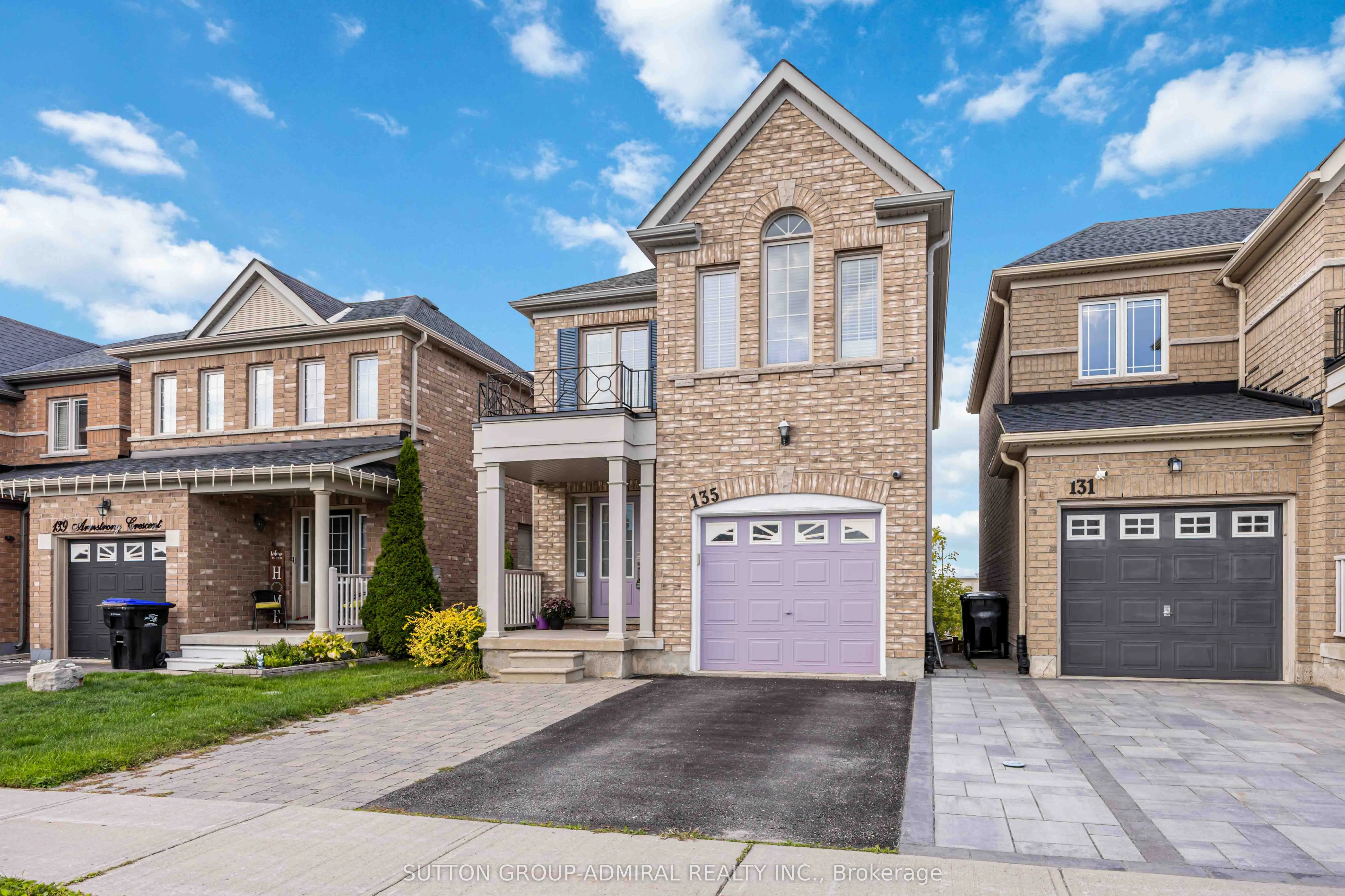 135 Armstrong Crescent