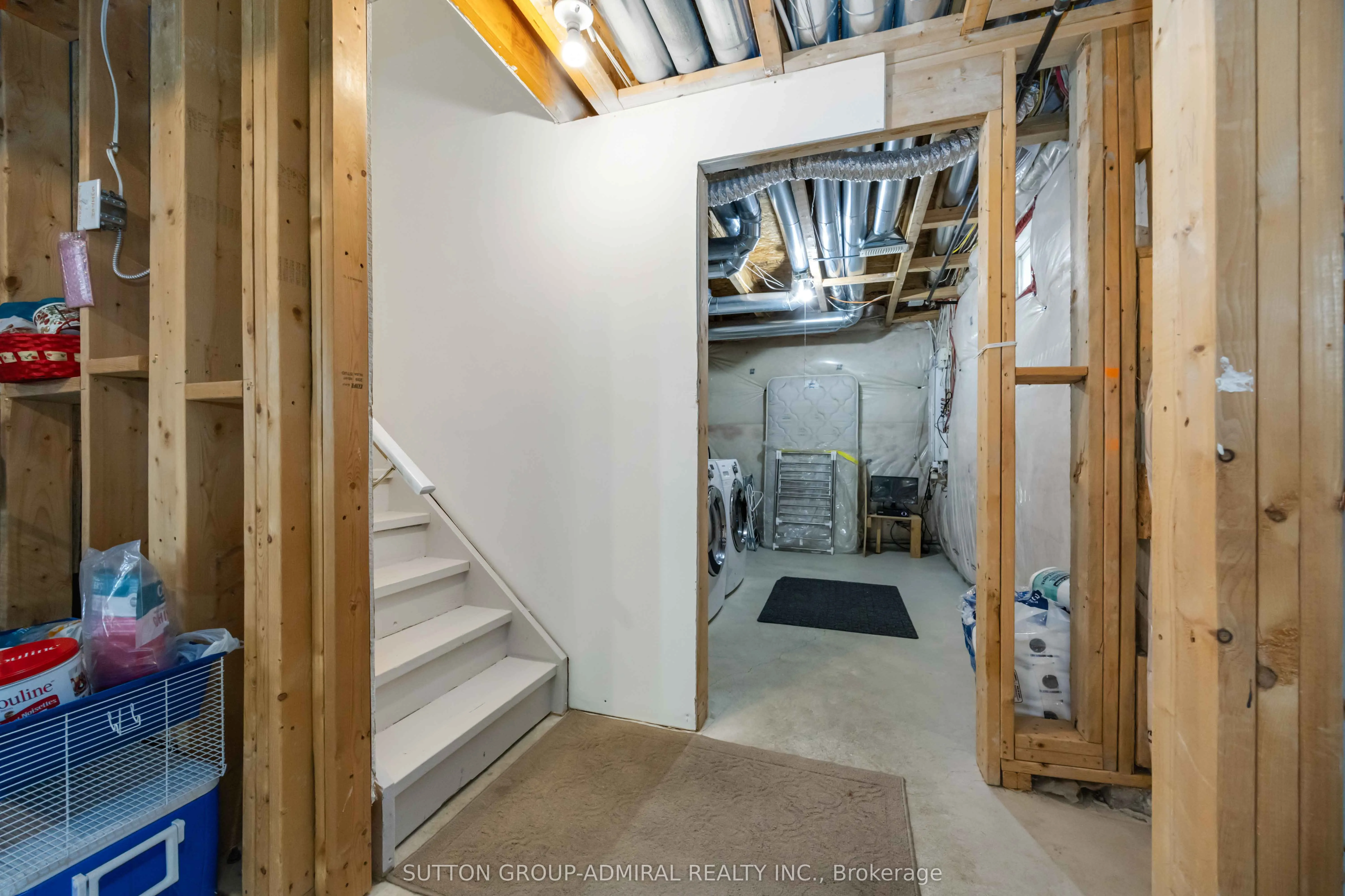 135 Armstrong Crescent
