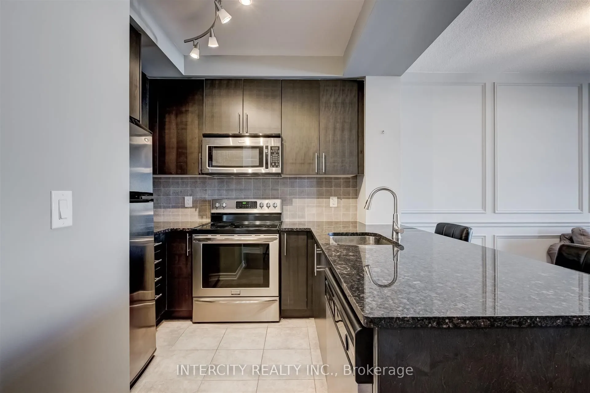 9235 Jane Street W, #516