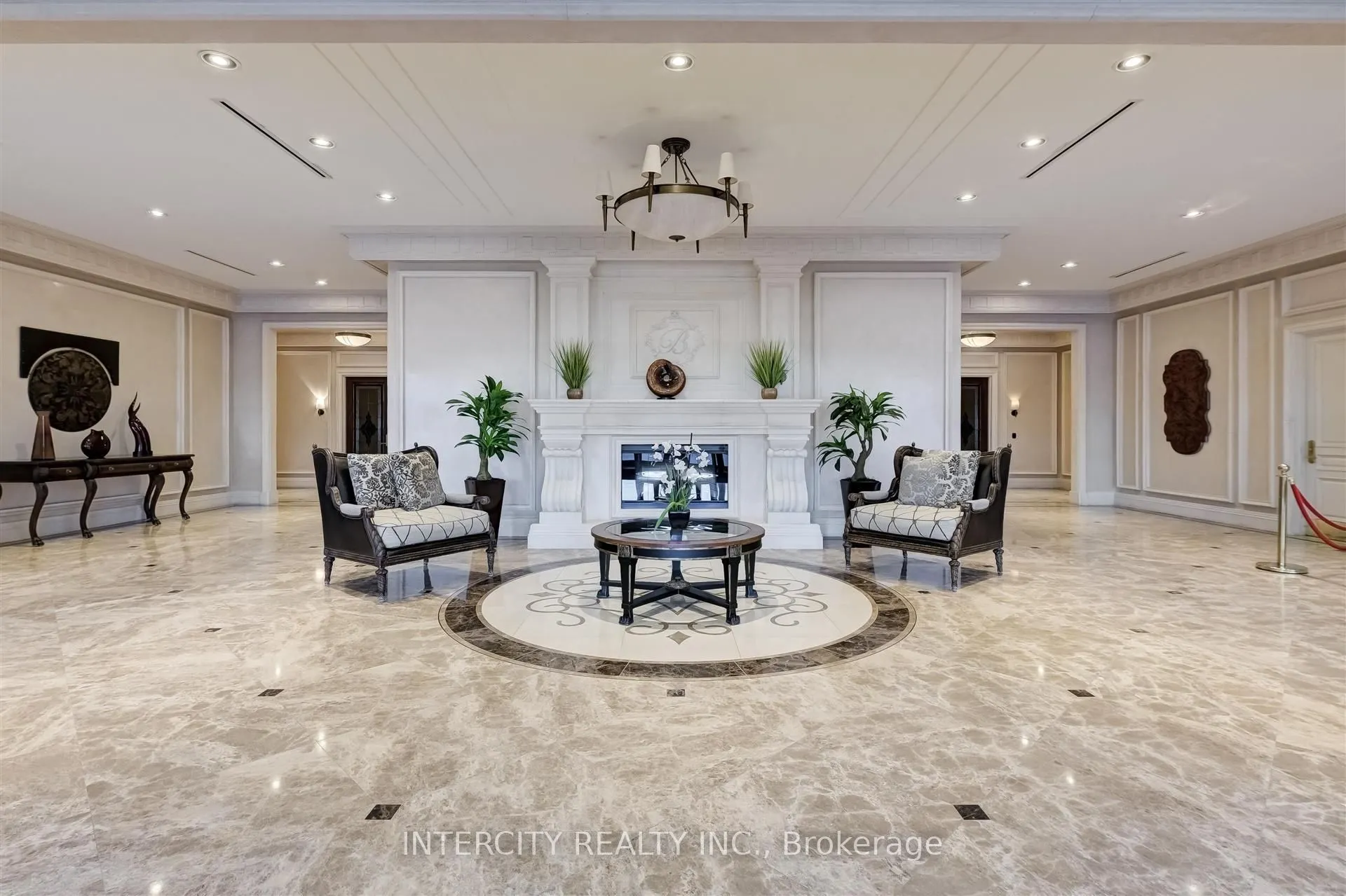 9235 Jane Street W, #516