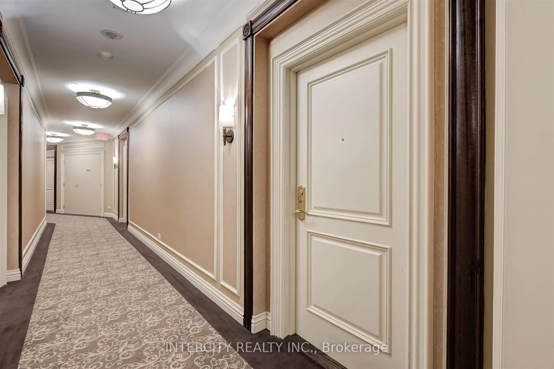 9235 Jane Street W, #516