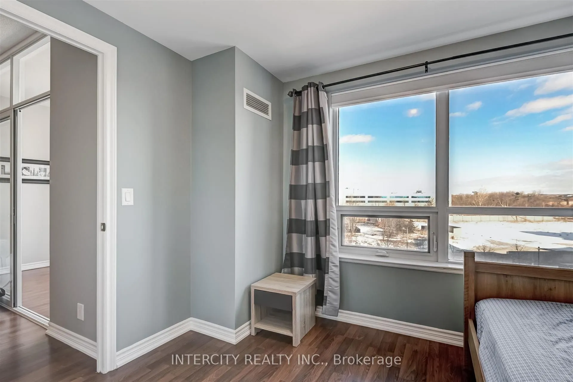 9235 Jane Street W, #516