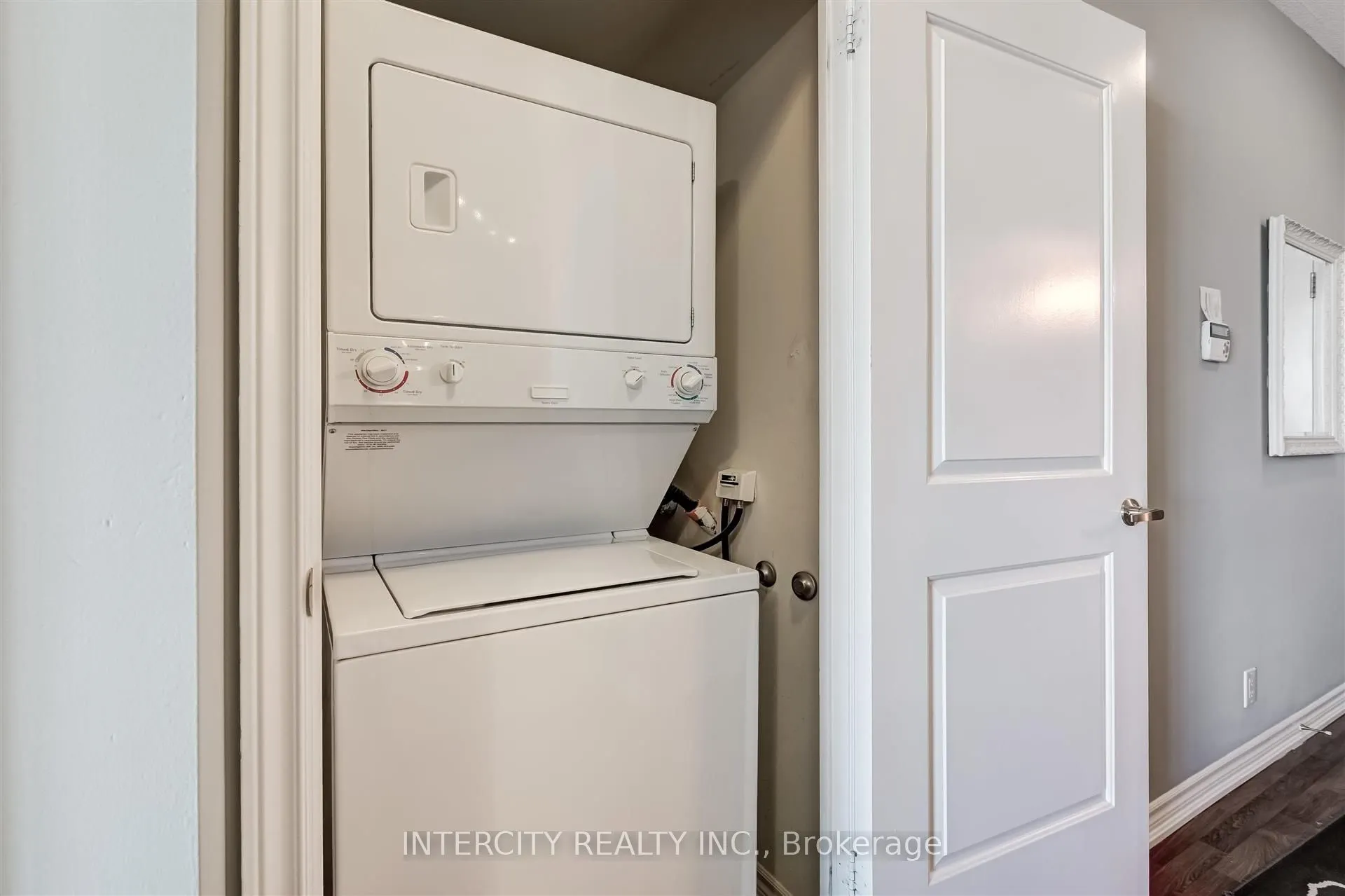 9235 Jane Street W, #516