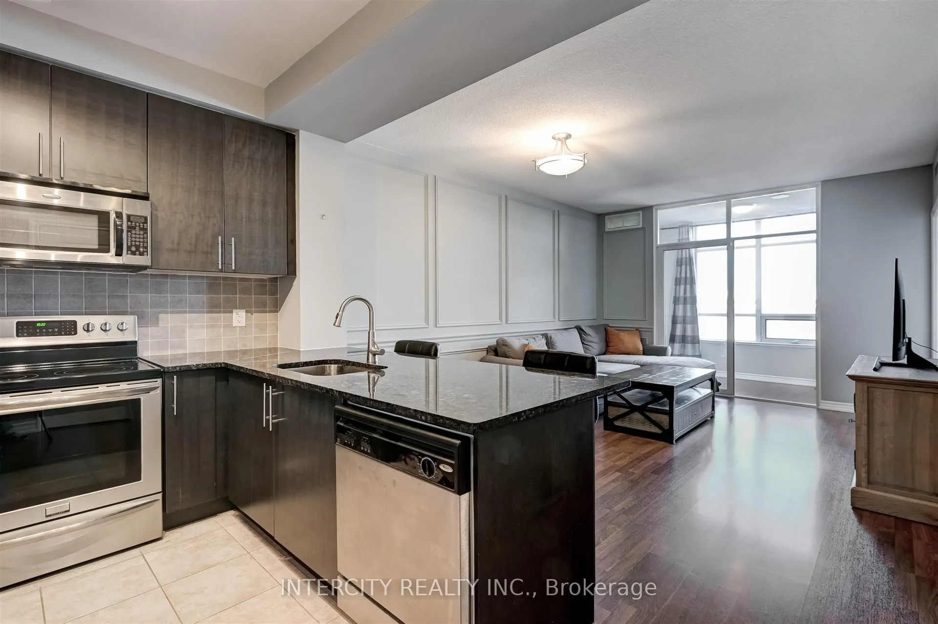 9235 Jane Street W, #516
