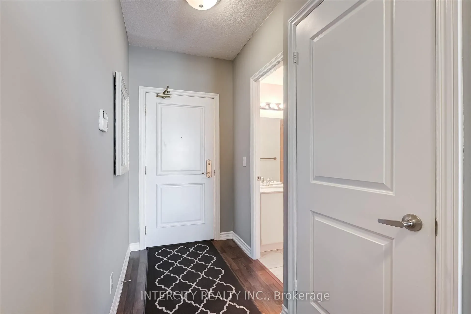 9235 Jane Street W, #516
