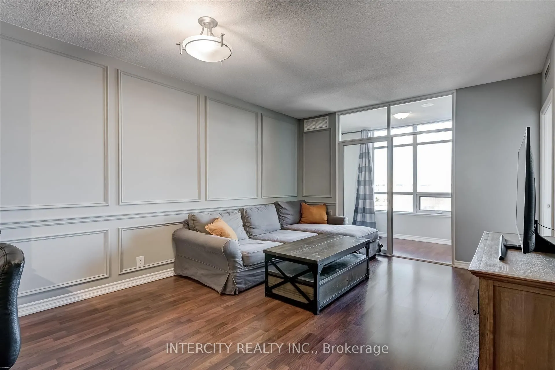 9235 Jane Street W, #516