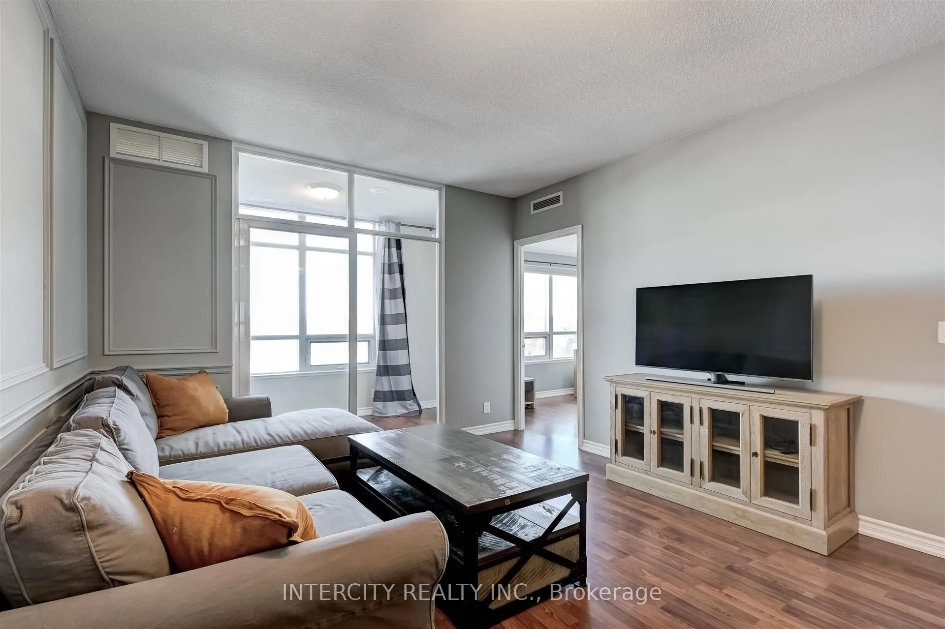 9235 Jane Street W, #516
