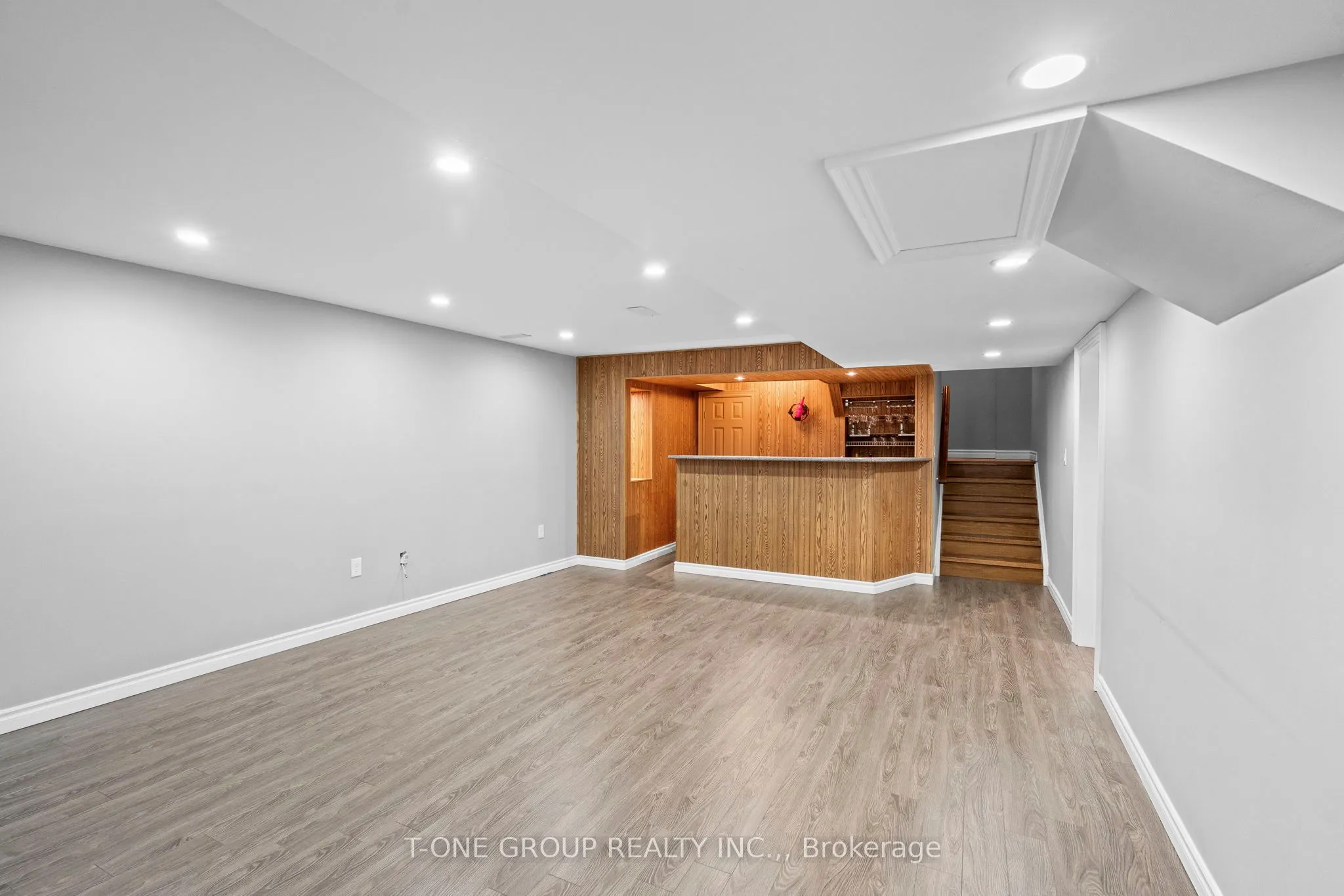 1022 Ivsbridge Boulevard