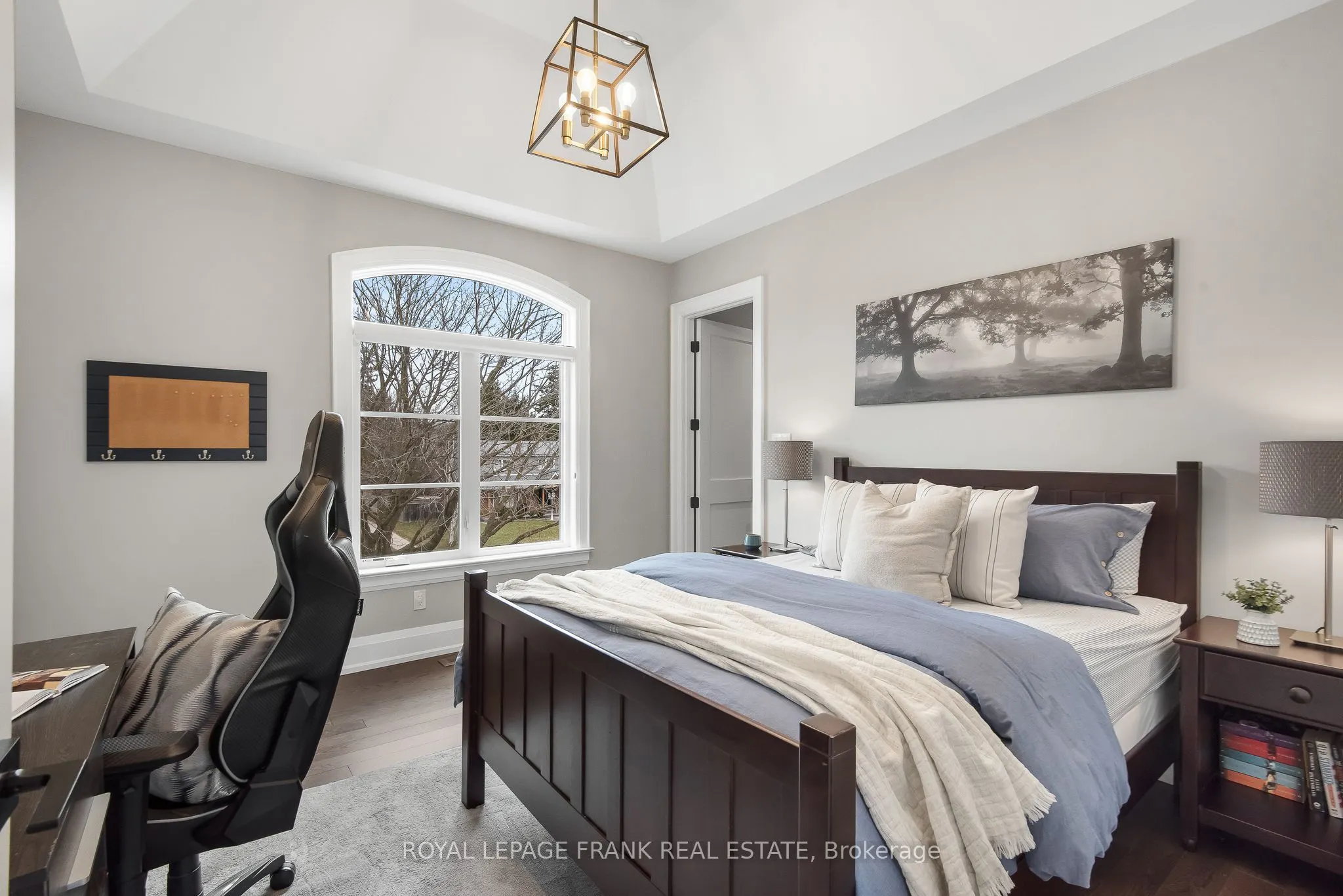 52 Wootten Way N