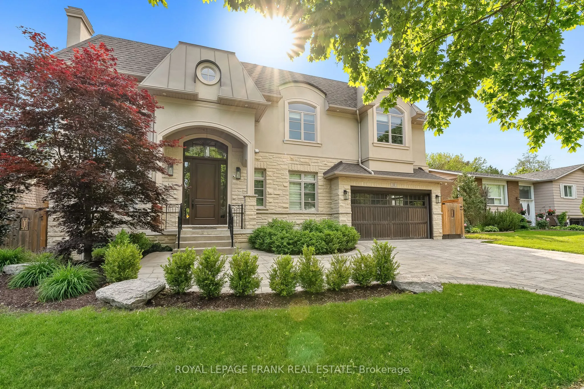 52 Wootten Way N