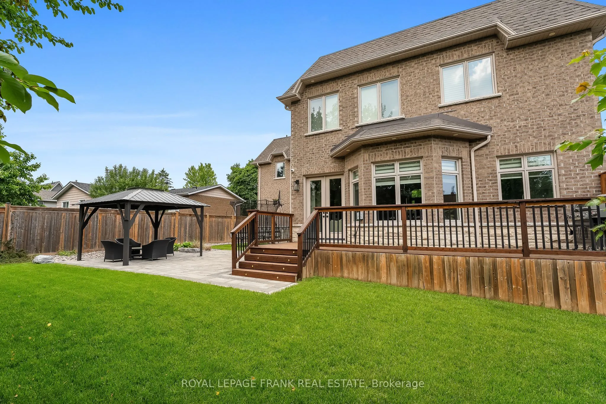 52 Wootten Way N