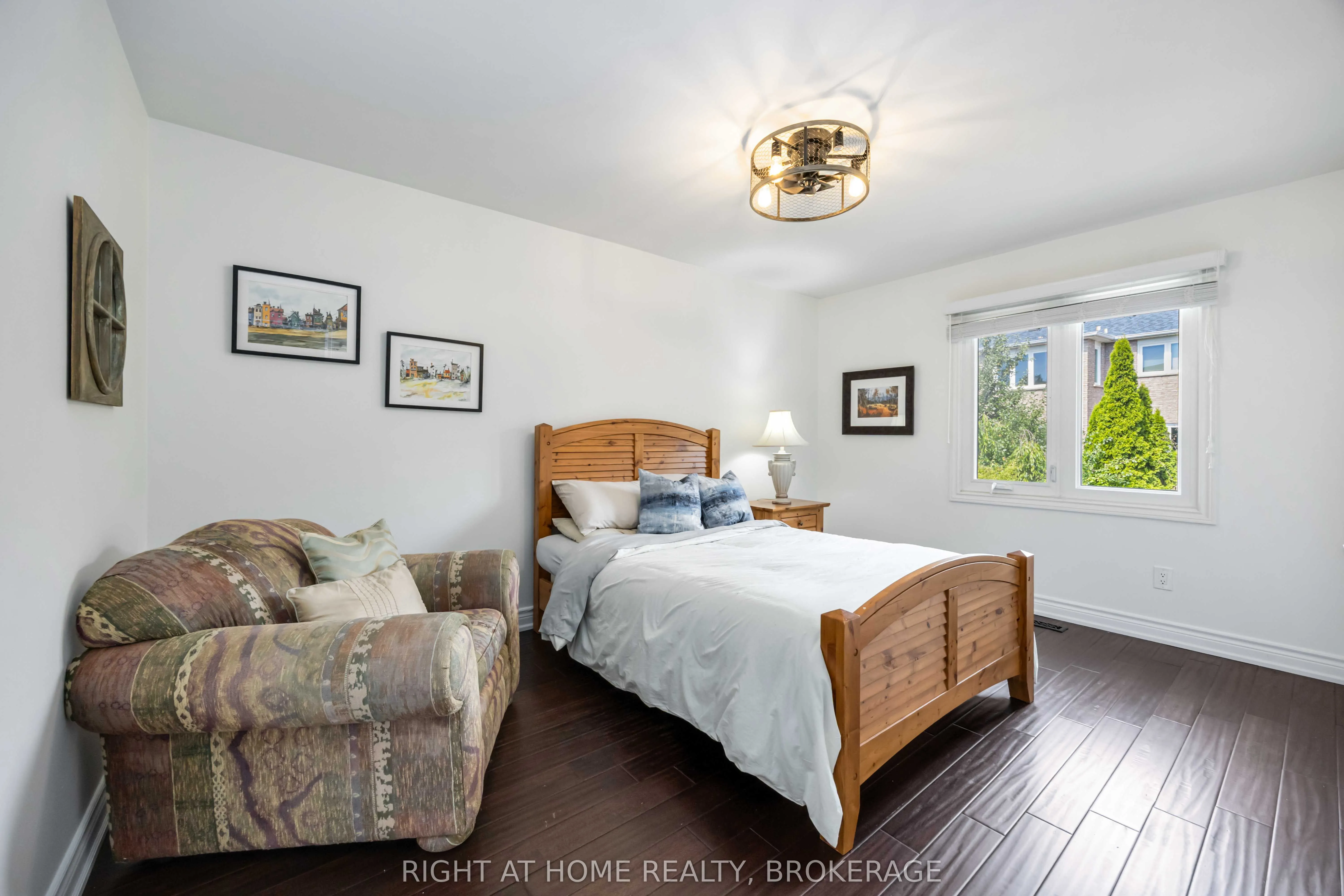 93 Gordon Rowe Crescent