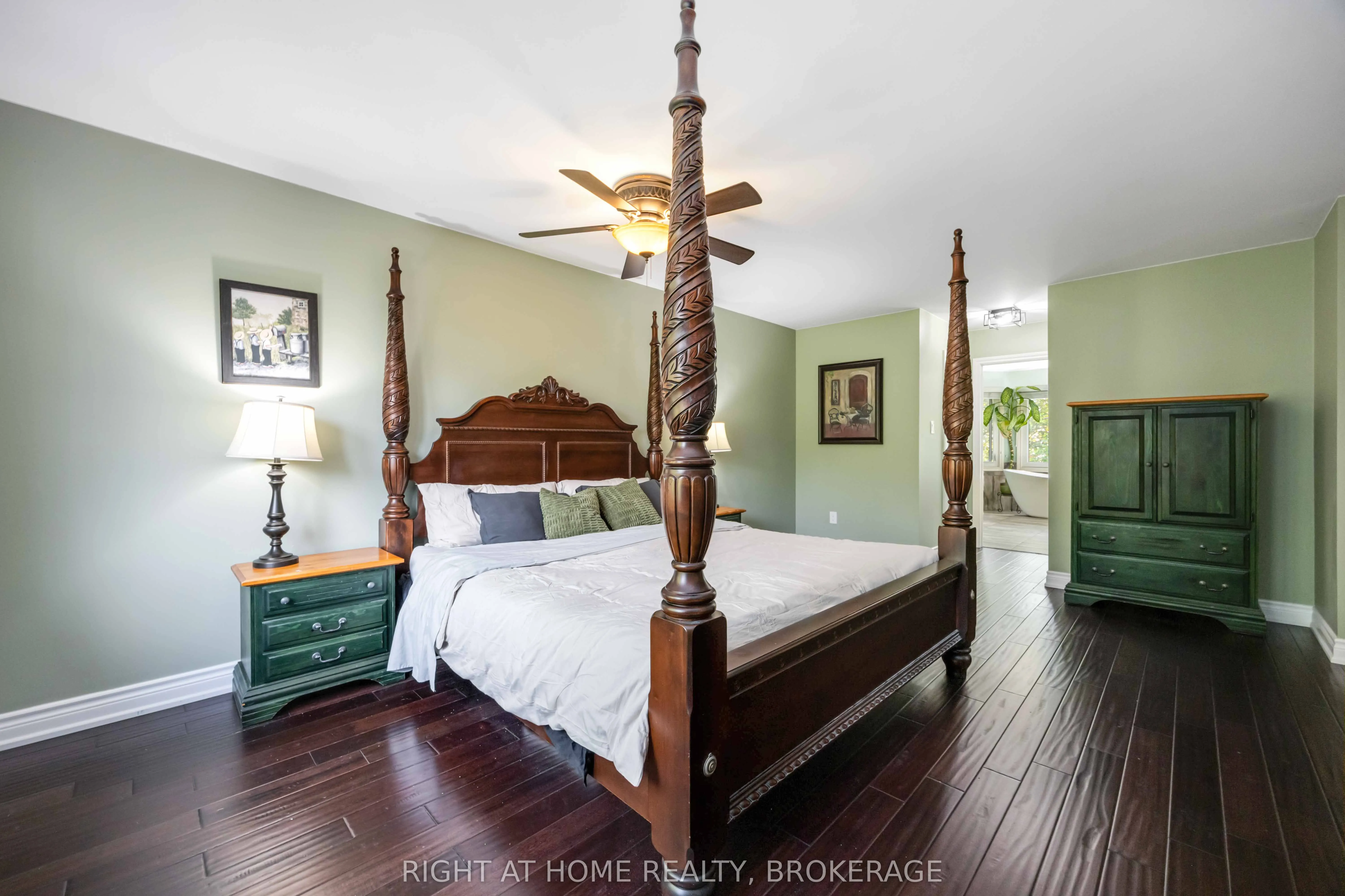 93 Gordon Rowe Crescent