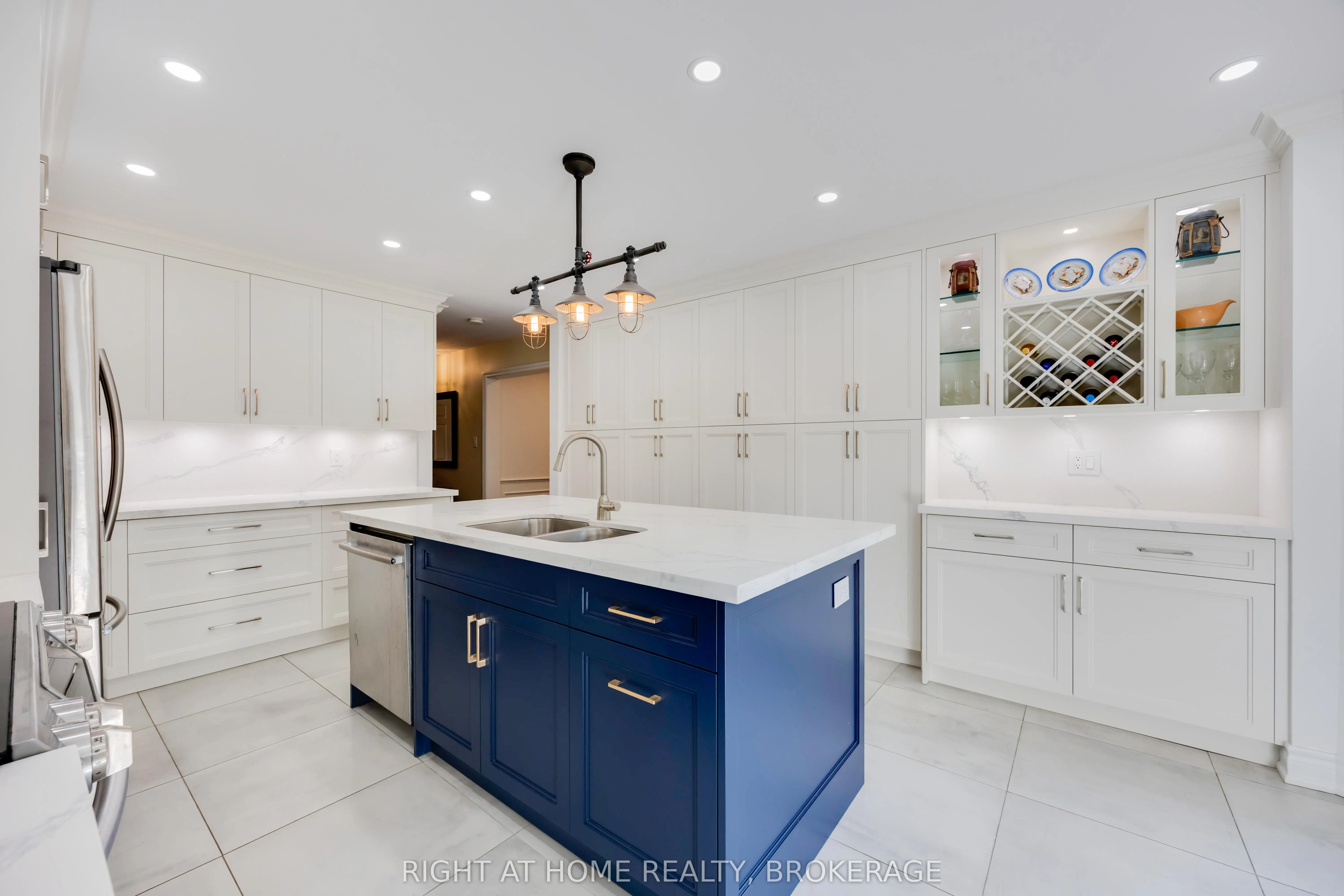 93 Gordon Rowe Crescent