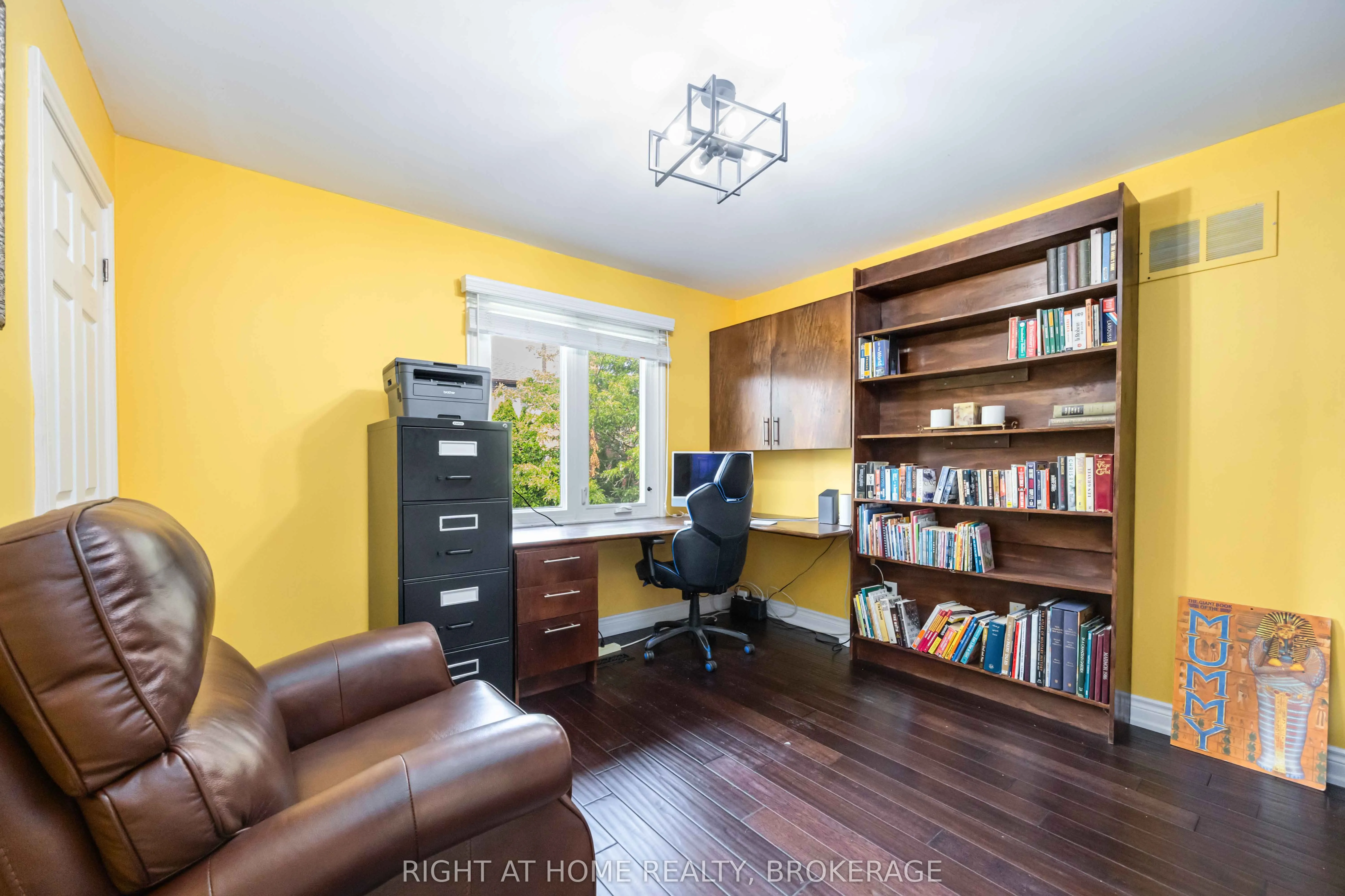 93 Gordon Rowe Crescent