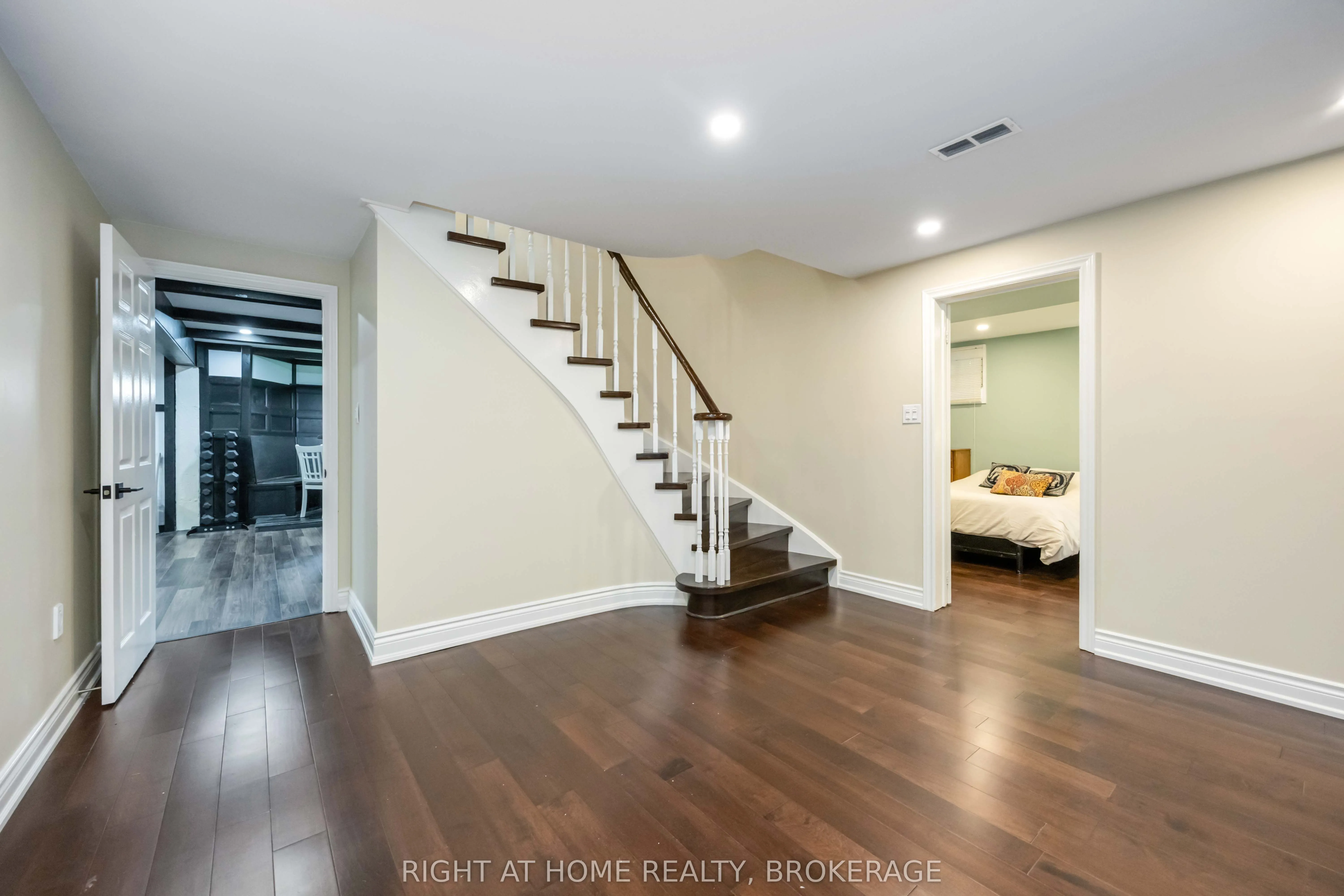 93 Gordon Rowe Crescent