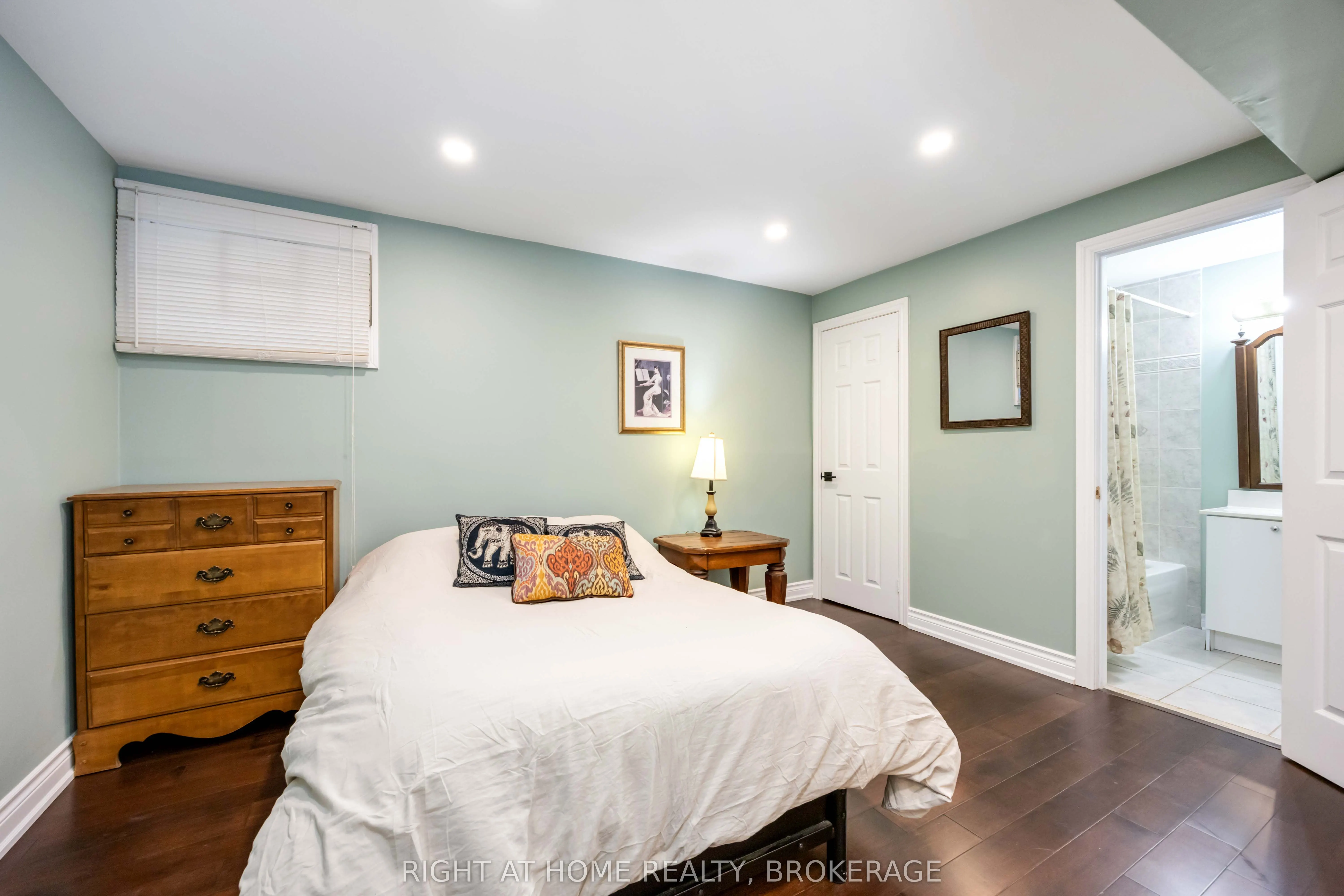 93 Gordon Rowe Crescent