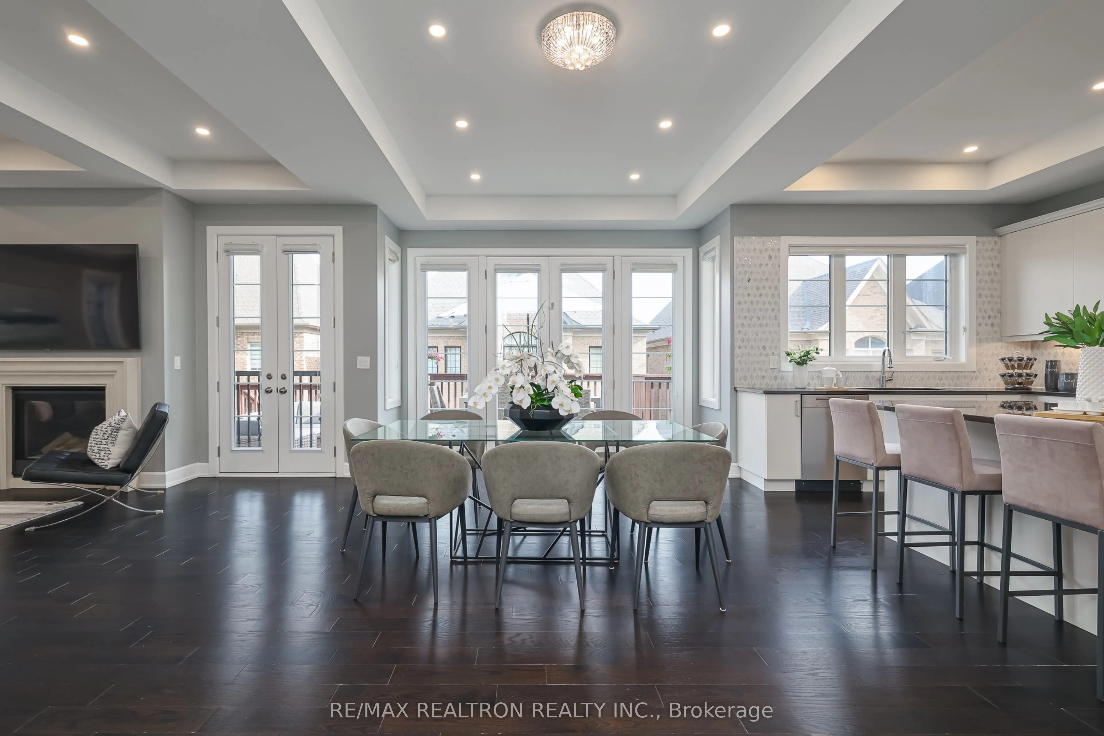 3 Redelmeier Court