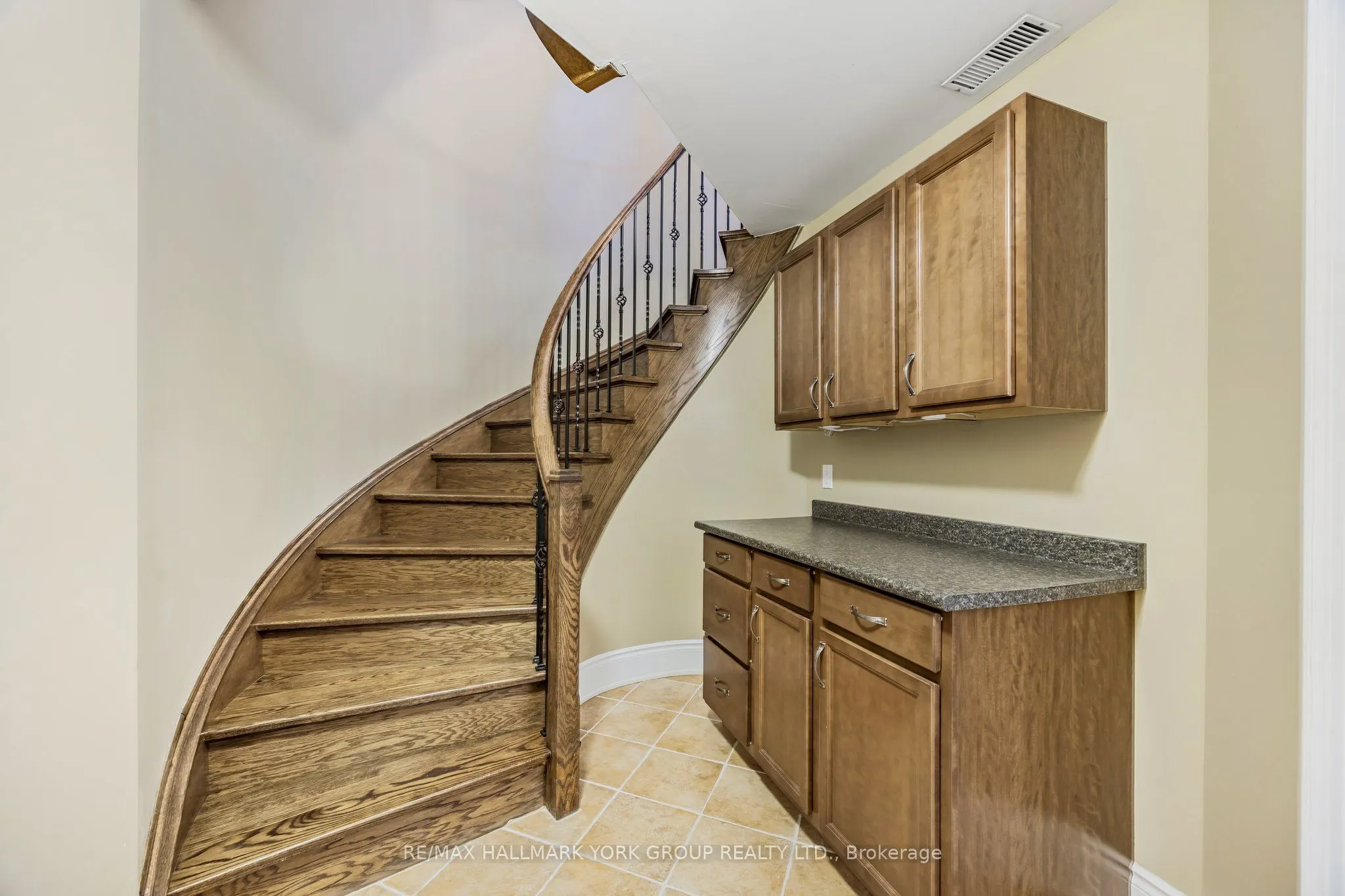 484 Worthington Avenue, #8