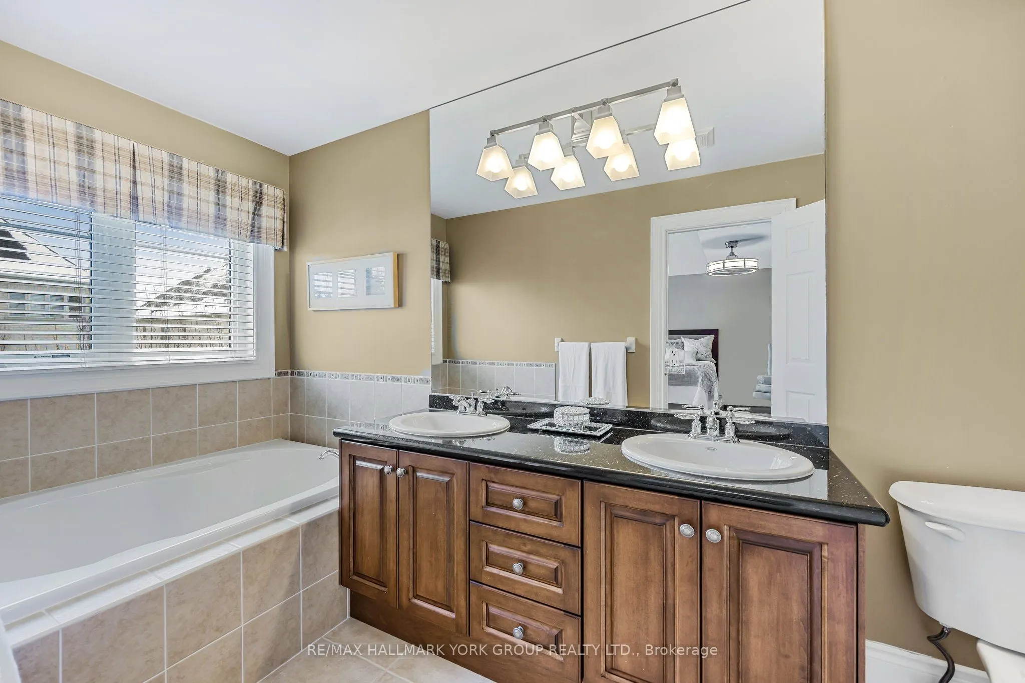 484 Worthington Avenue, #8